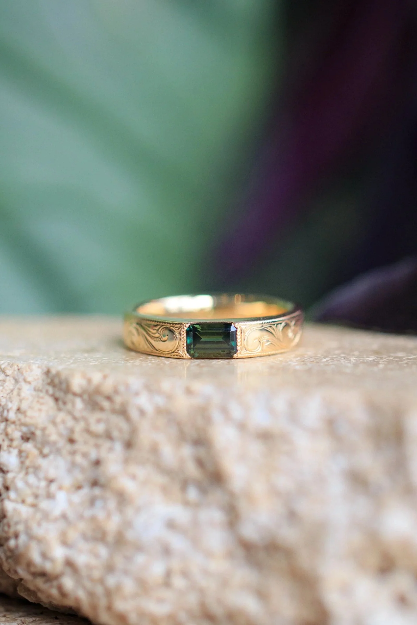 Rendrag+Green+Sapphire+Scroll+Engraved+Band+YG-09.jpg