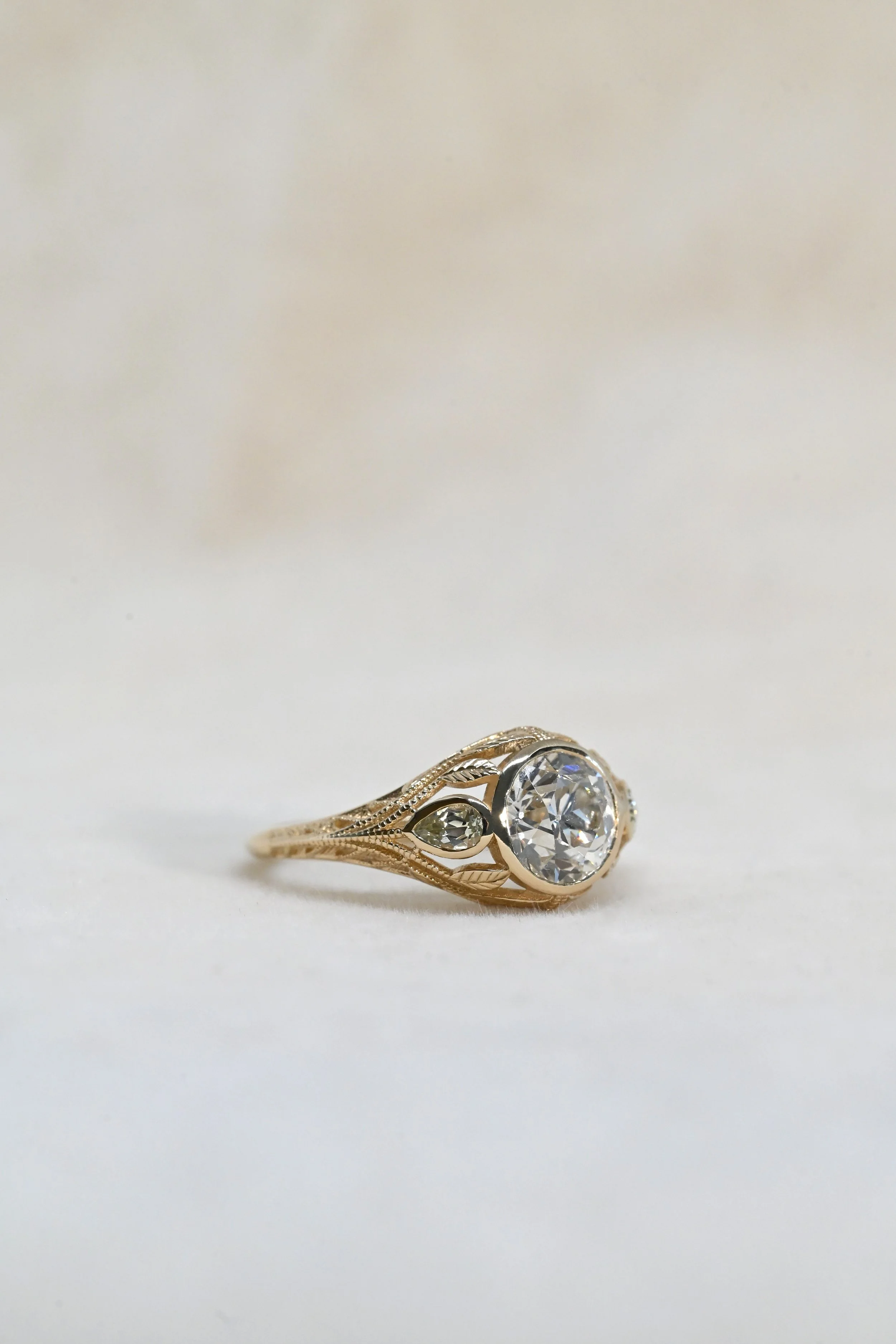 EC-R0058-Evelyn-1.72ctAntiqueRoundMineCutDiamond-SIDE.JPG