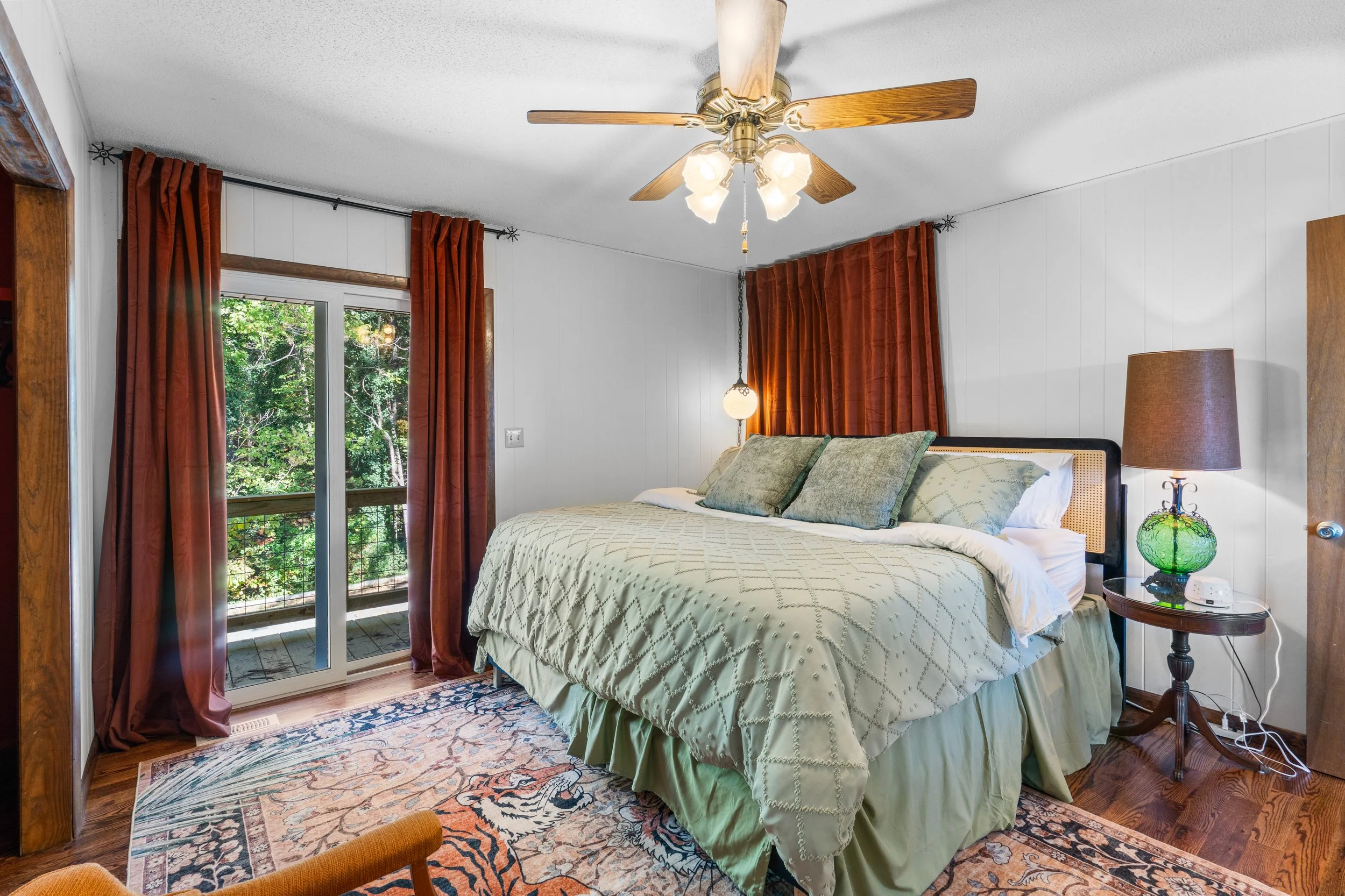 Bedroom One, One King Bed
