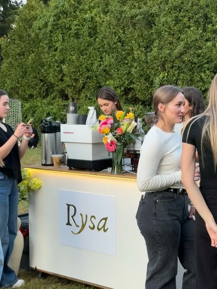 A beautiful day, wonderful people, and the perfect coffee to match. ☕✨ 
Looking forward to our next event ! 
#coffee #coffeecart #coffeetime #coffeelover