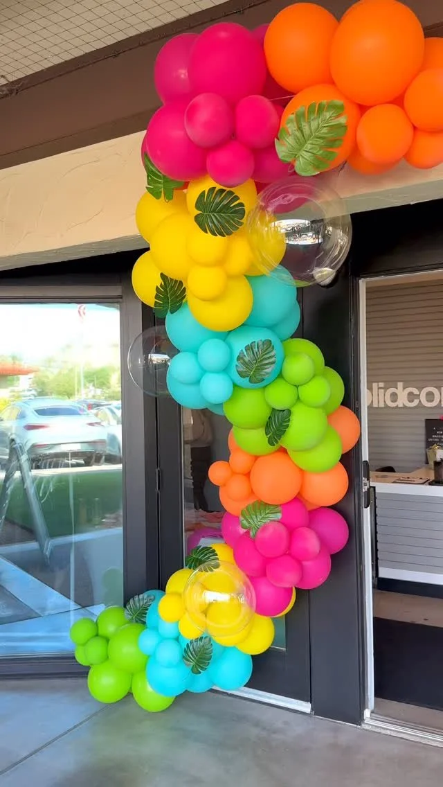 A pop of color never goes out of style 🌈✨ Who else is obsessed with these bright vibes? 🎈💛💚💖🧡 #BalloonArt #wonderwallaz
#WonderWallAZ #BalloonDecor #EventDecor #BalloonArch #BalloonStyling #ArizonaEvents #ScottsdaleEvents #PhoenixEvents #Glen