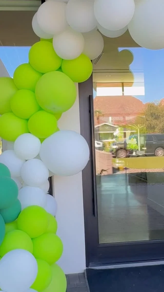 Game. Set. Party. 🎾✨
We had the best time bringing this Scottsdale tennis birthday bash to life with a bold balloon installation + custom backdrop. From vibrant greens to crisp whites, every detail was designed to feel luxe, fun, and unforgettable.