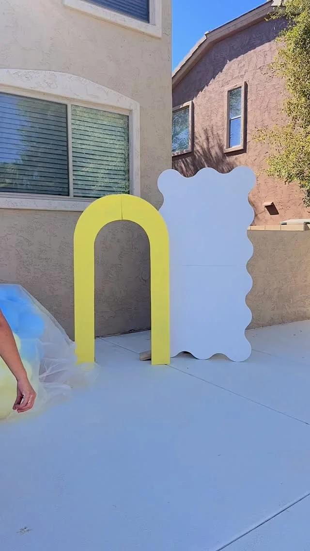 The bees are buzzing for the sweetest reveal 🐝💛💙
A beary cute setup for a special day — celebrating this beautiful gender reveal with all the honey and love 🍯✨
#GenderReveal #PoohBearTheme #BeeBaby #BalloonDecor #WonderWallAZ #ArizonaEvent