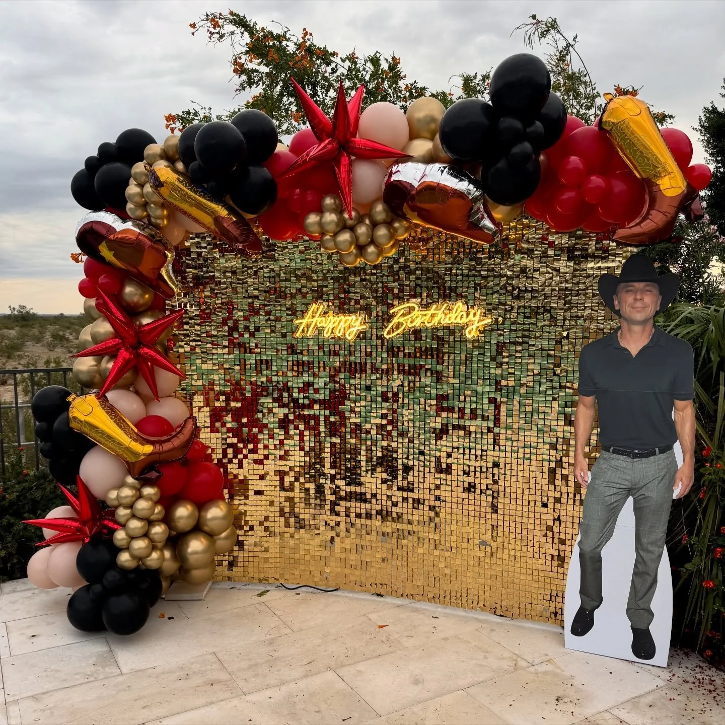 A Western-themed birthday for the ultimate Kenny Chesney fan &mdash; celebrating the birthday girl with rich reds, golds, black, and all the cowboy vibes. 🤠✨🪄&hearts;️

#WonderWallAZ #ArizonaEvents #AZBirthdayParty #CowboyThemeParty #CountryBirthda