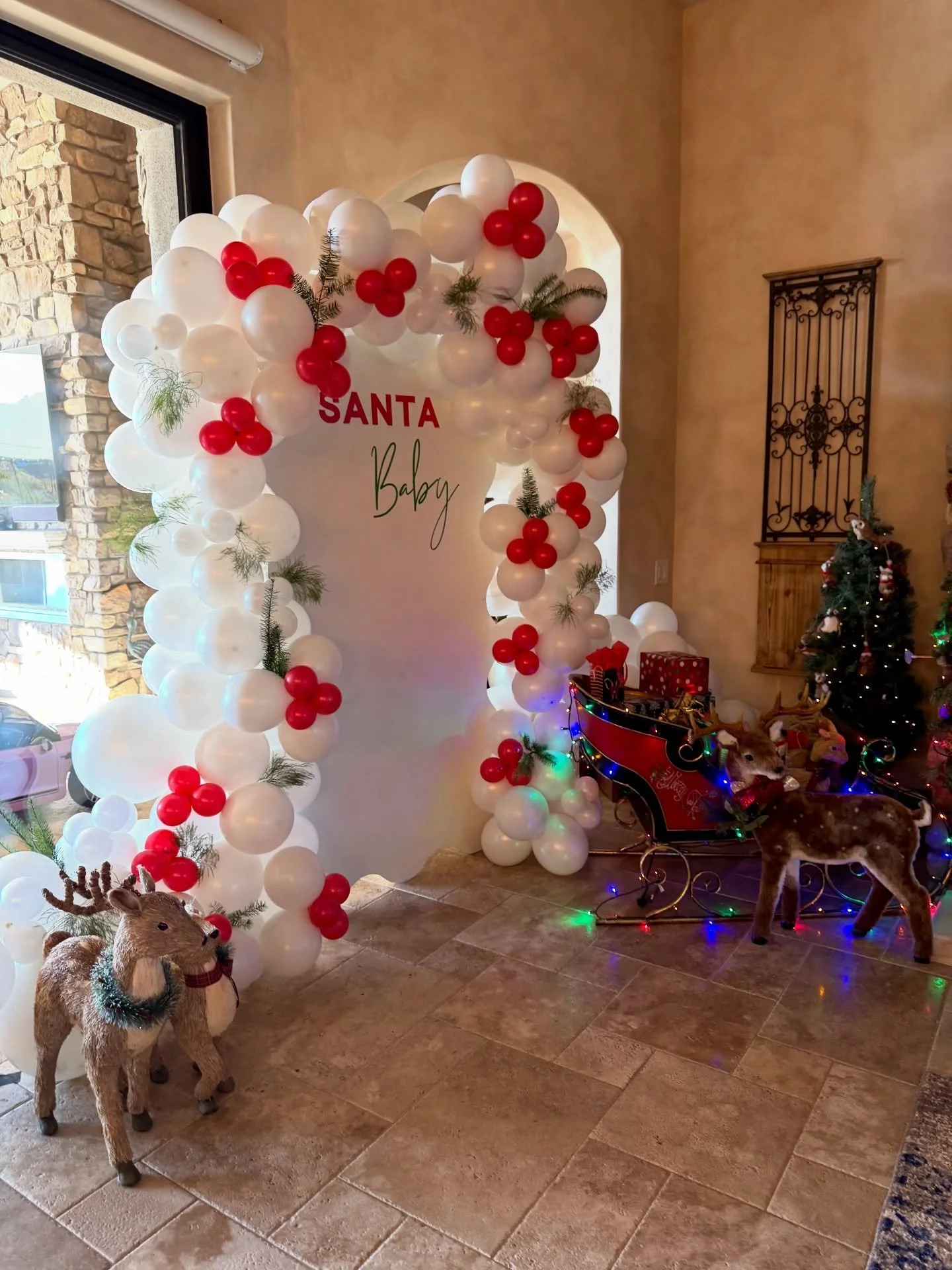 Santa Baby, but make it extra sweet 🤍🎄
This holiday balloon setup was created for the sweetest mama, celebrating her and her little miracle in the most magical way. Soft whites, festive pops of red, and cozy Christmas details came together to creat