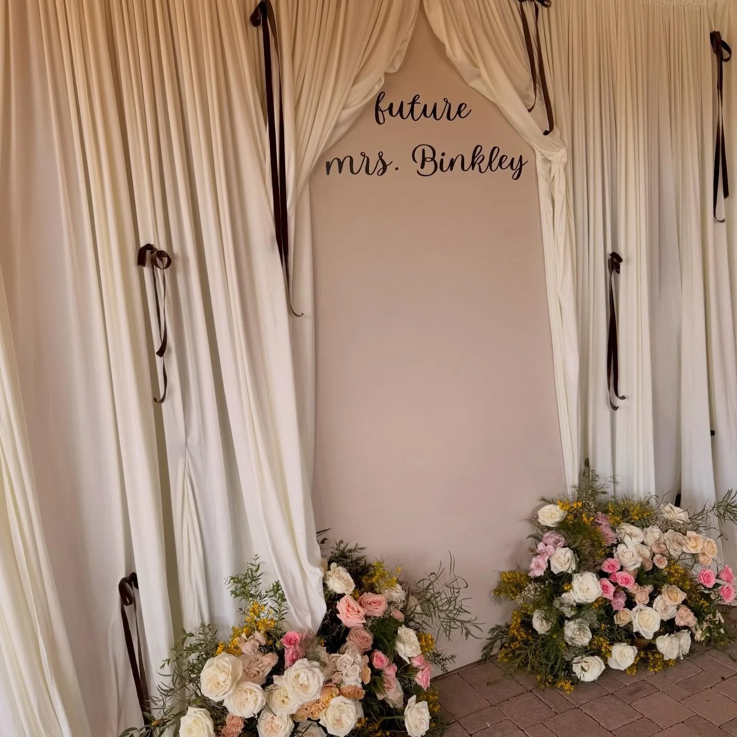 Obsessed with how this one came together 🤍 From the soft draping to the garden-style florals, every detail was made with so much love for the SWEETEST bride-to-be. Thank you for trusting us to bring your vision to life. Moments like these are exactl