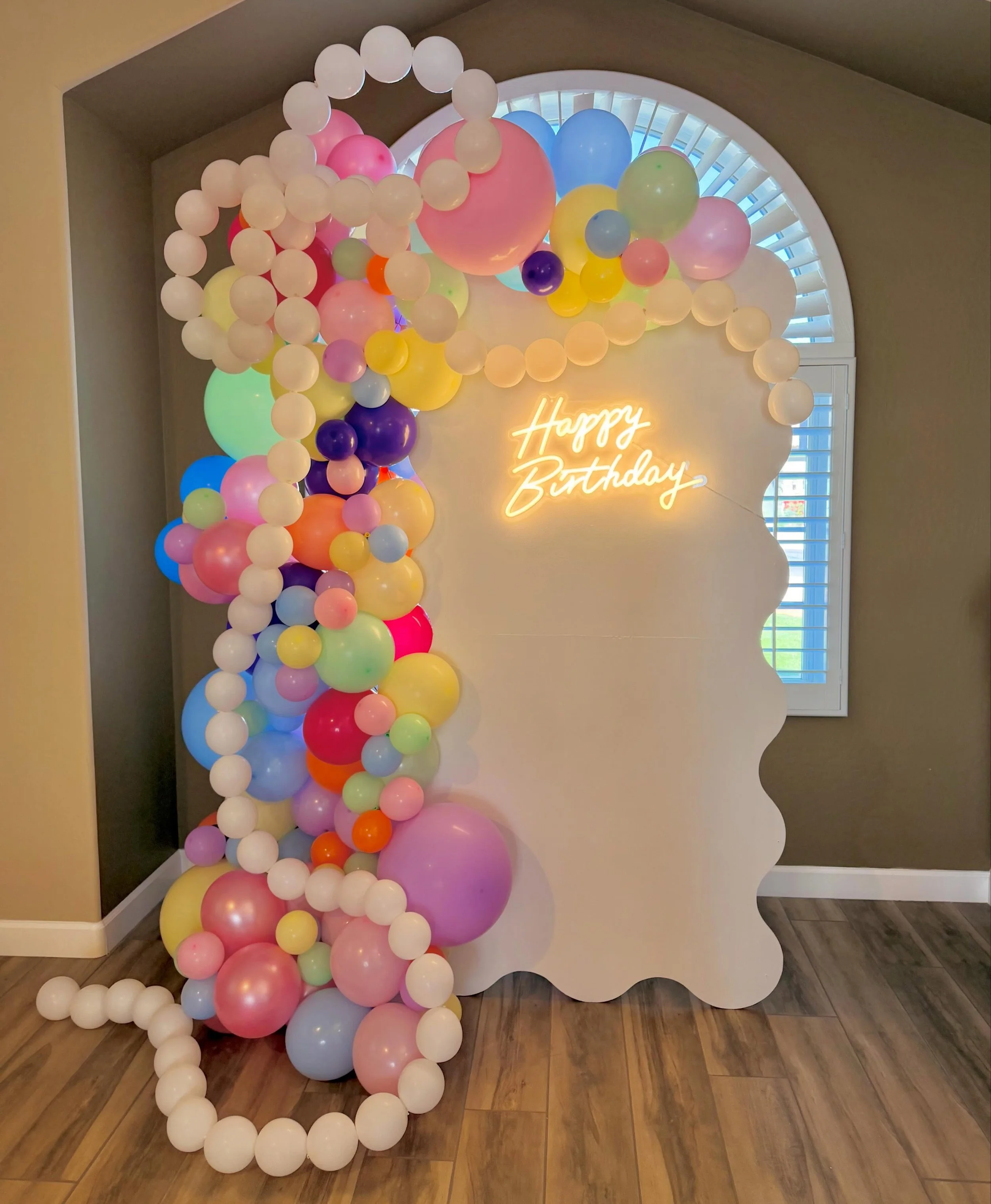 ✨ Another fabulous Fancy Nancy birthday party brought to life! ✨

This colorful and whimsical balloon installation was inspired by all things Fancy Nancy, featuring playful pastel balloons, bright pops of color, and a custom backdrop that created the