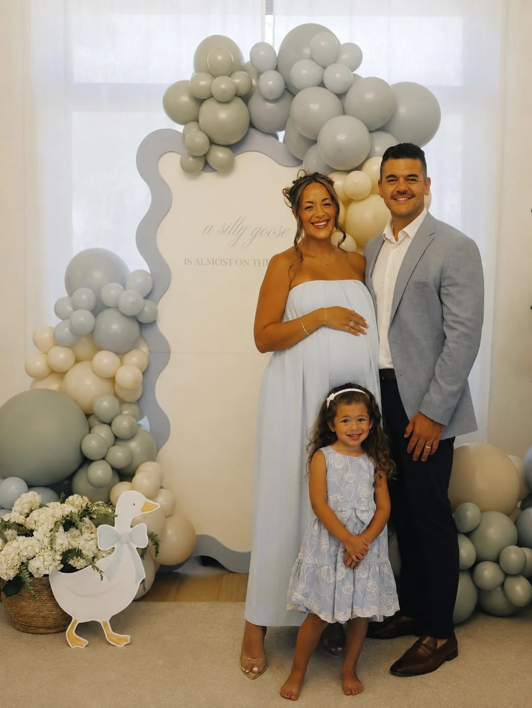 Soft hues, sweet details, and a little one on the way. 🩵🪿 Every celebration deserves a backdrop as special as the memories being made.

#BabyShower #BabyShowerDecor #SillyGooseTheme #BalloonGarland #OrganicBalloons CustomBackdrop EventDecor LuxuryB