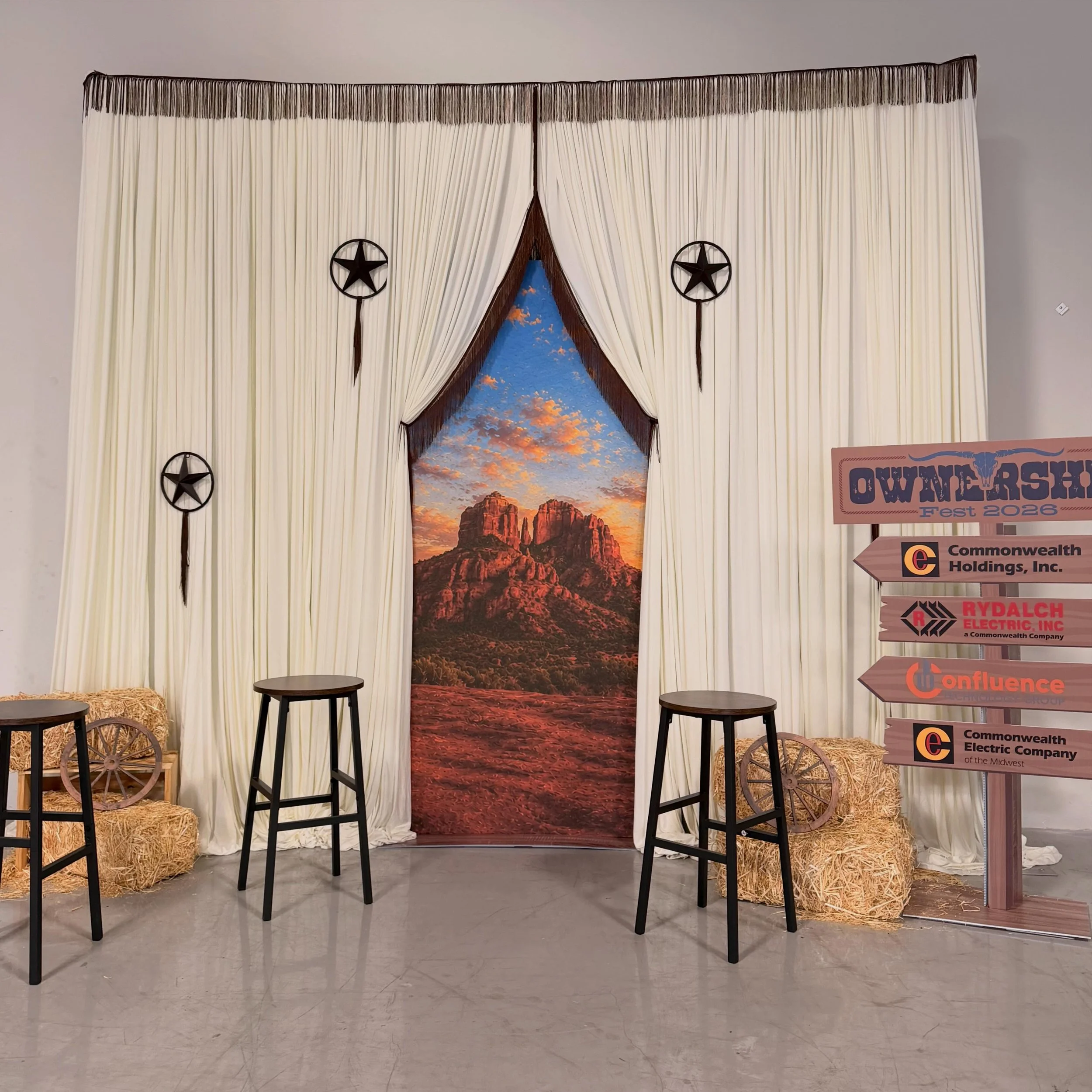 Bringing the beauty of Arizona to life with a custom Western-inspired photo backdrop featuring Sedona&rsquo;s iconic red rocks, elegant draping, and rustic details. We loved creating this immersive experience for guests to capture unforgettable memor