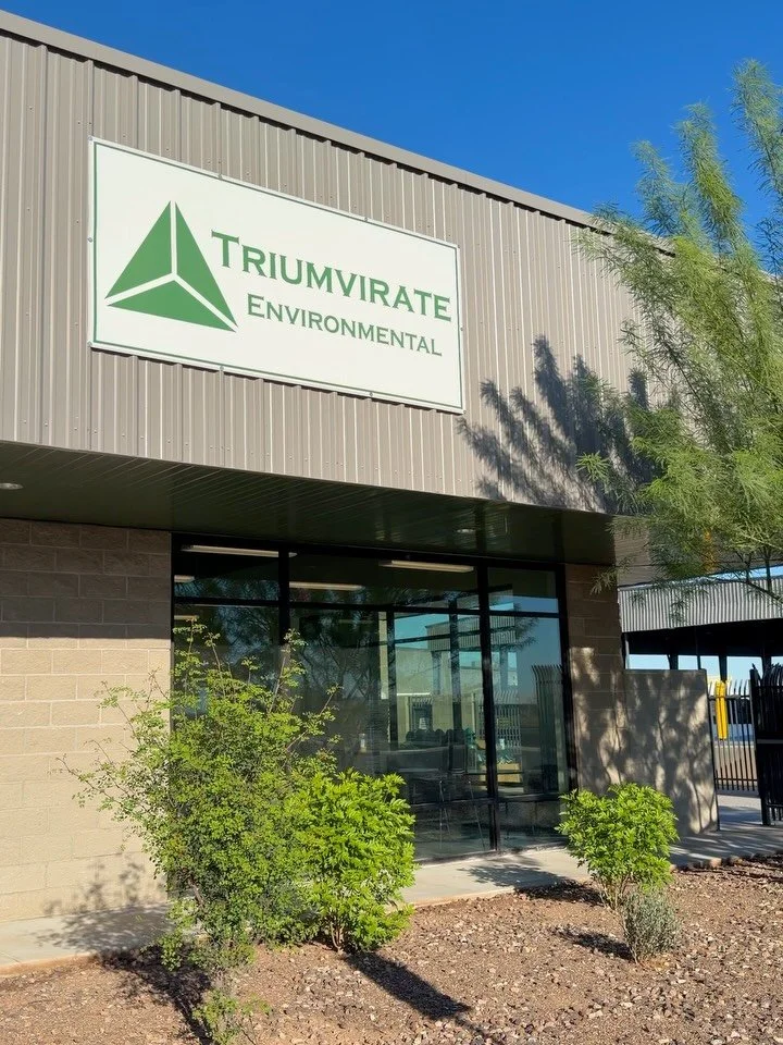 An entrance ready to celebrate! 💚 This custom balloon arch features green, white, and champagne gold balloons for a fresh, polished welcome.

From grand openings to corporate celebrations, WonderWall AZ creates custom balloon installations that brin