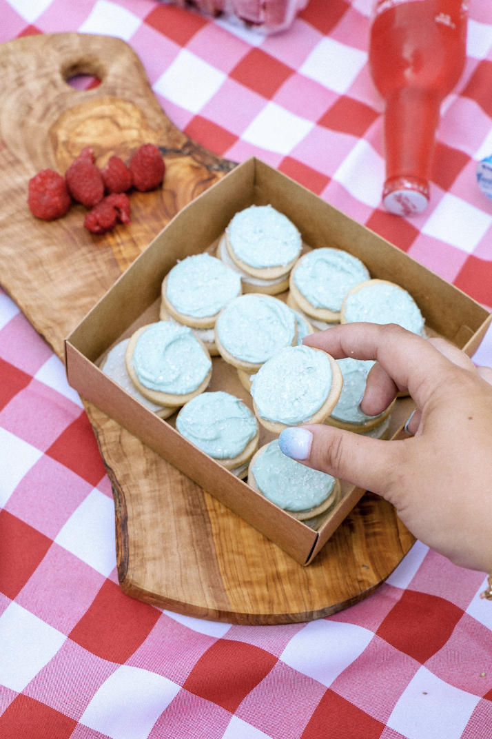 Lyssie-Lous-Blue-Cookies.png