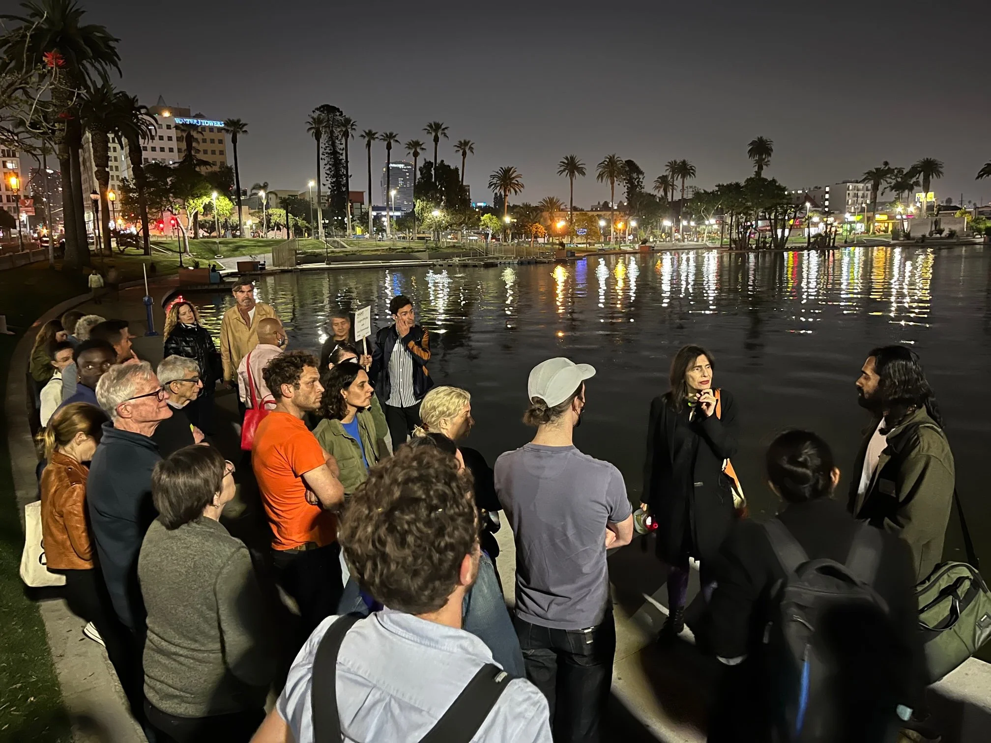 Inhabiting the Night: Temporality in Public Space