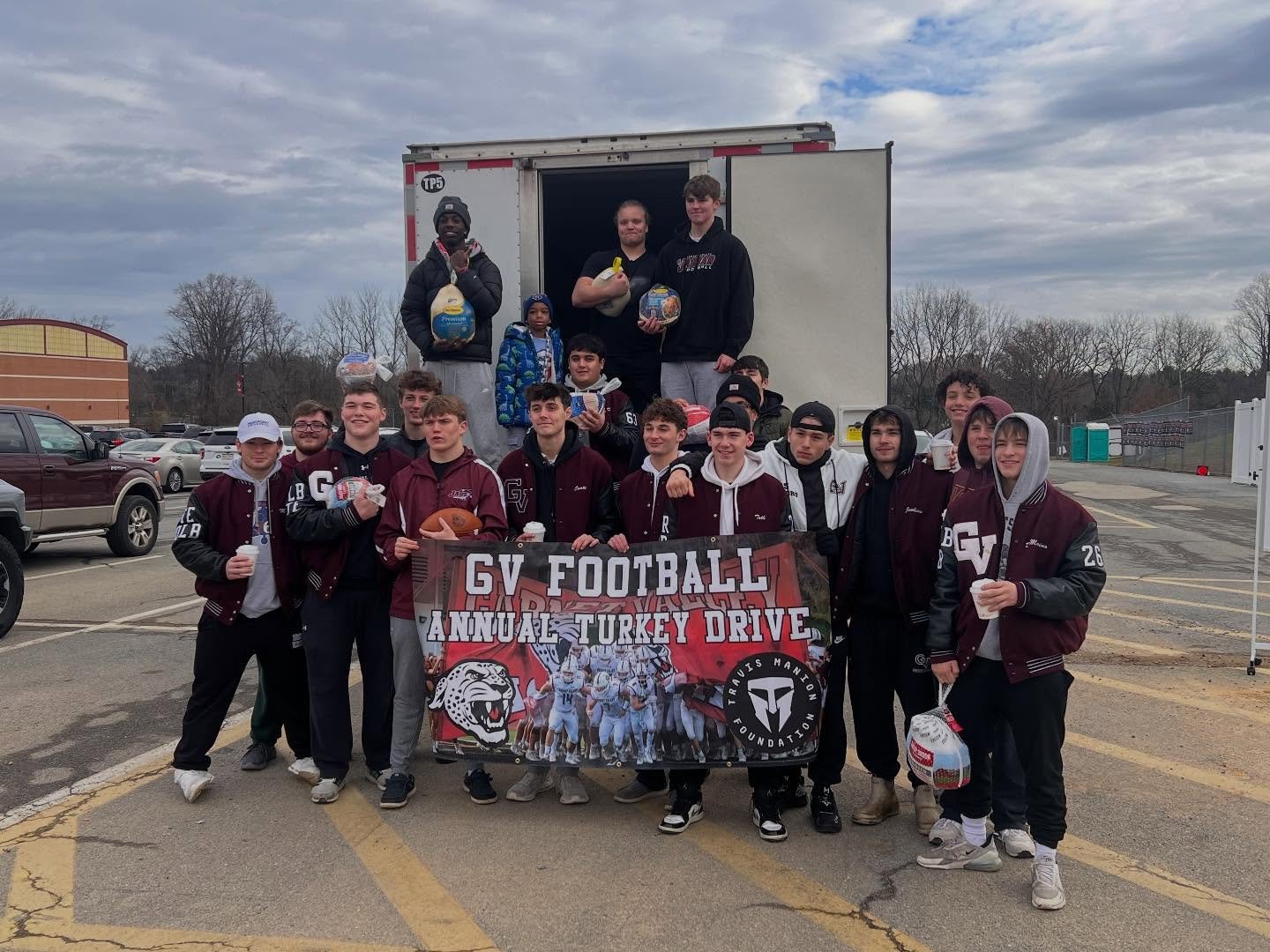 What an incredible Sunday or giving in the GV community! We collected 377 turkeys that will be given out tomorrow in the Great Philadelphia Area to families in need by the @tmfphiladelphiachapter 
A huge thank you to Coach Wrez and Jimmy White for an