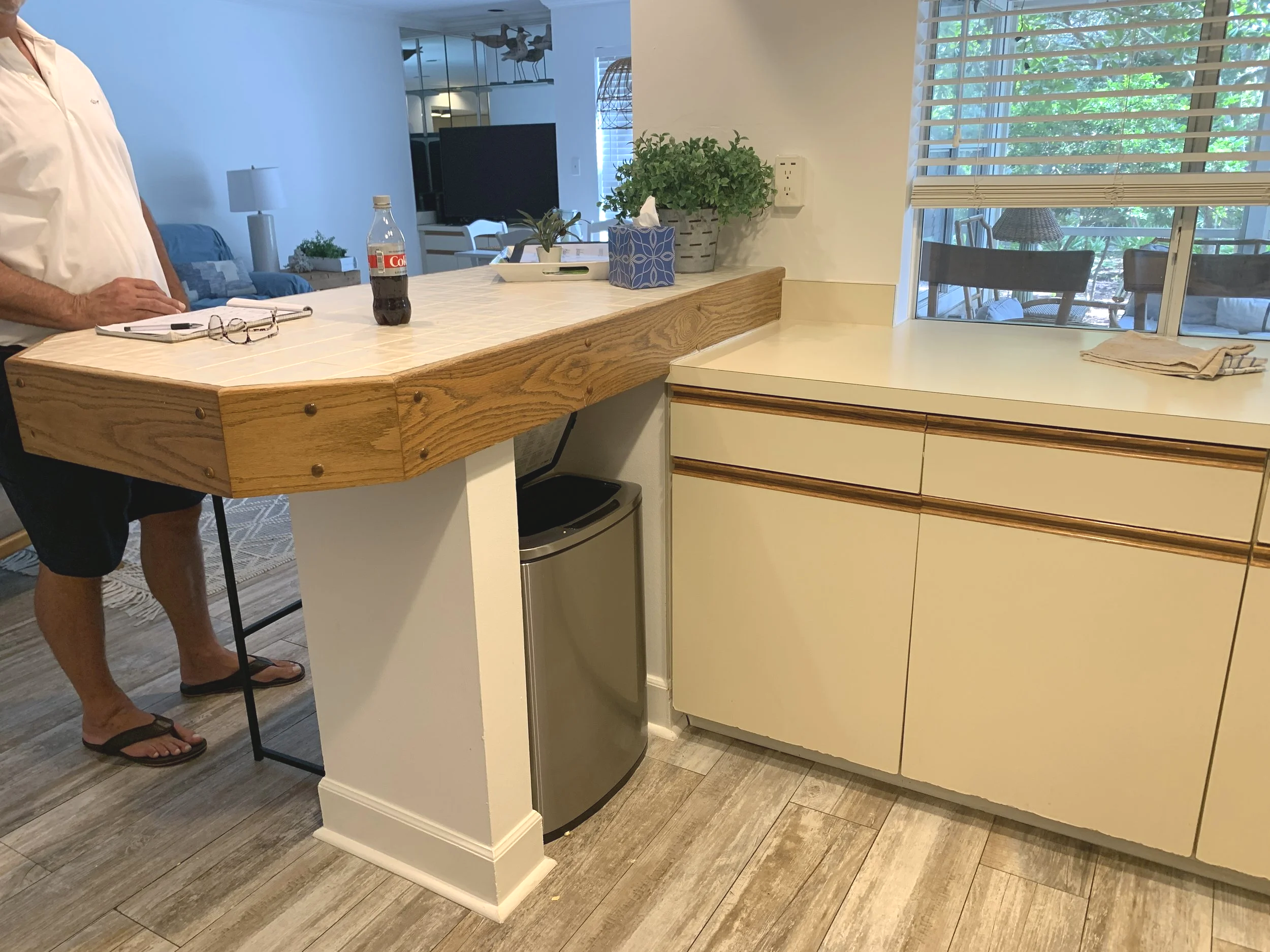 Kitchen Bar and Cabinets Before Renovation