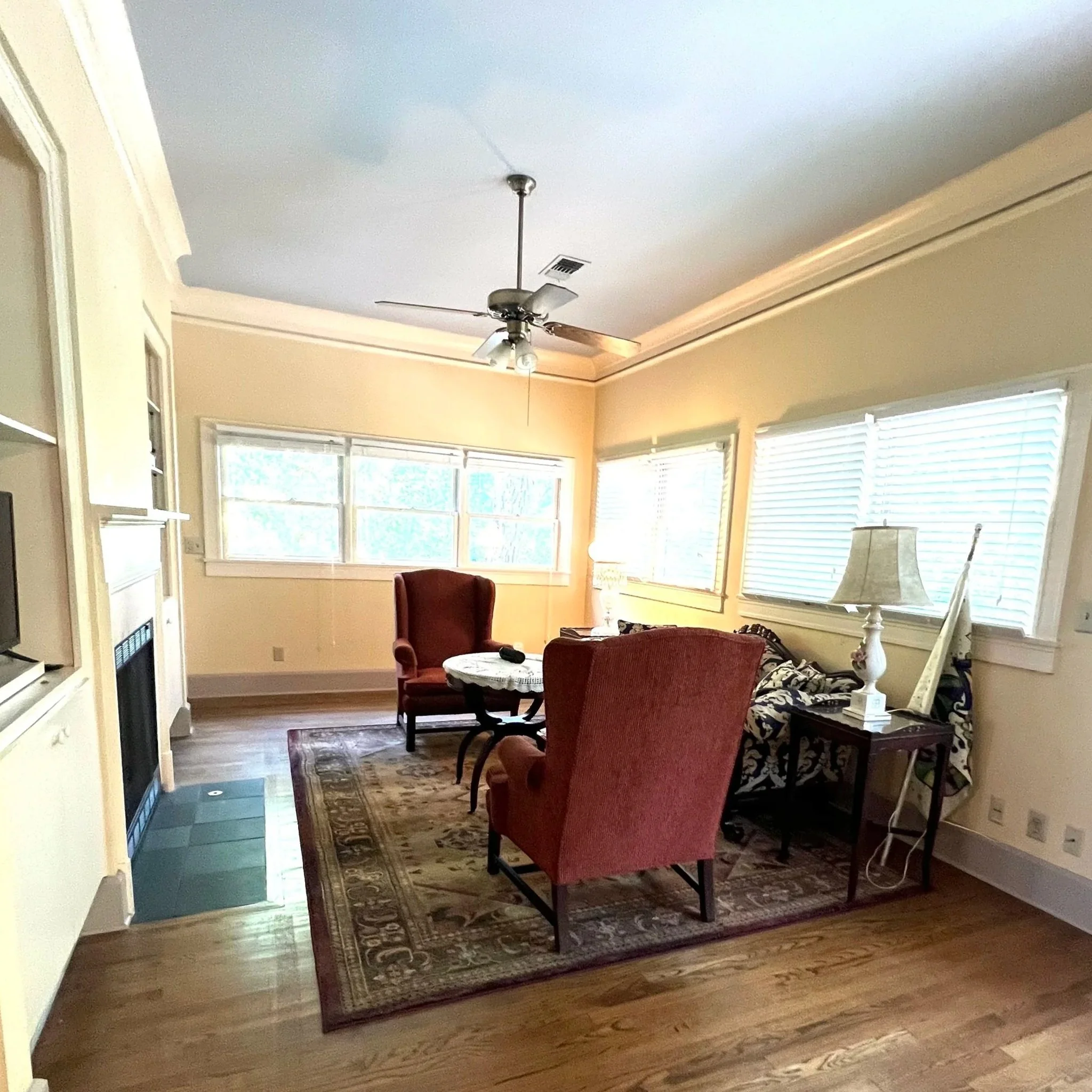 Living+Room+before.jpg