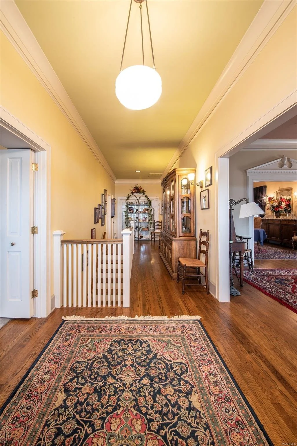 front entry foyer .jpeg