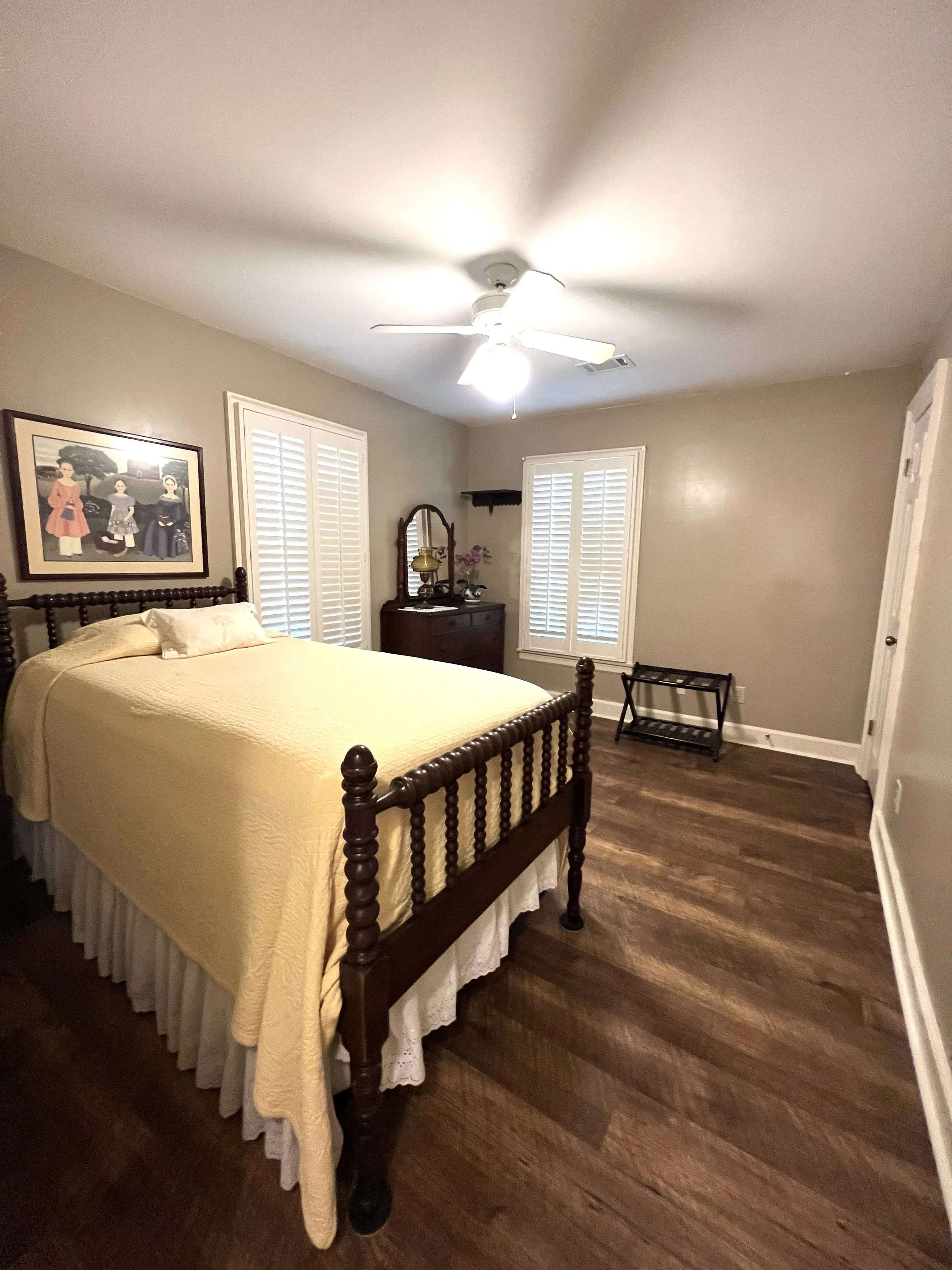 Twin Bedroom.jpg