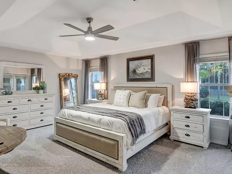 master bed 2.webp