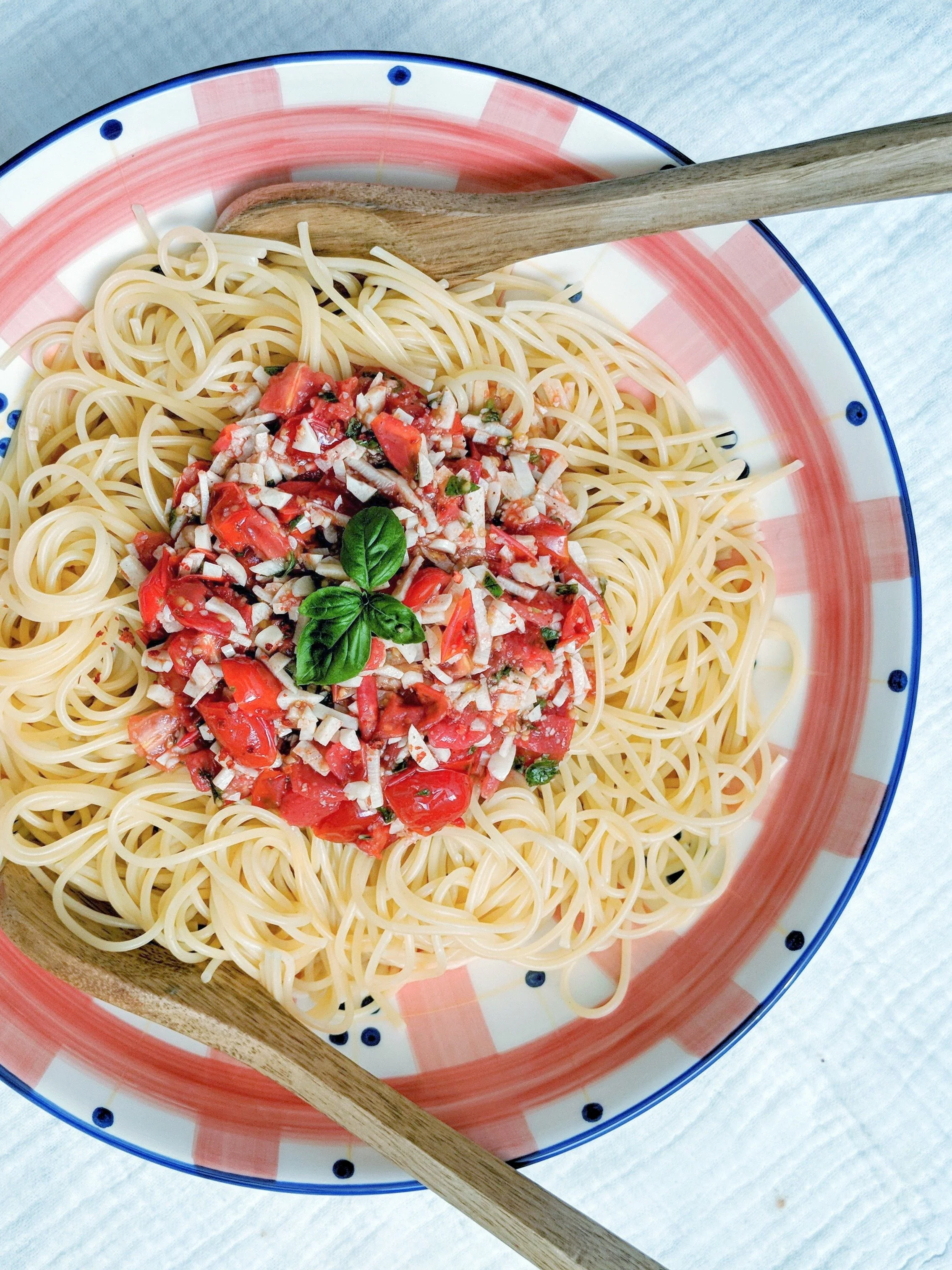 Zitronen-Knoblauch-Spaghetti mit Chilinote