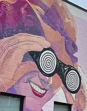 pillar newport mural.jpg