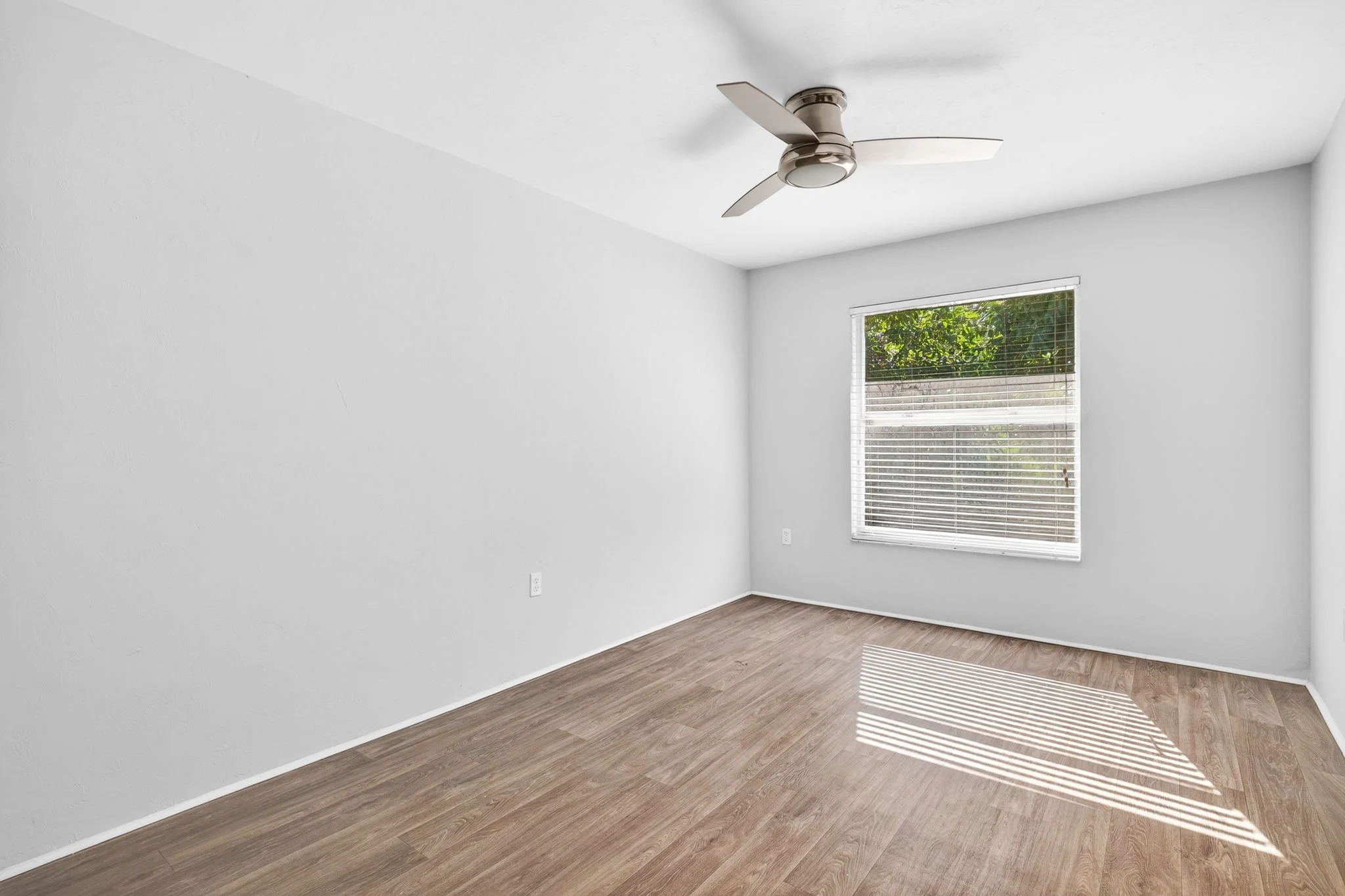 51-Primary Bedroom 1 (2).jpg