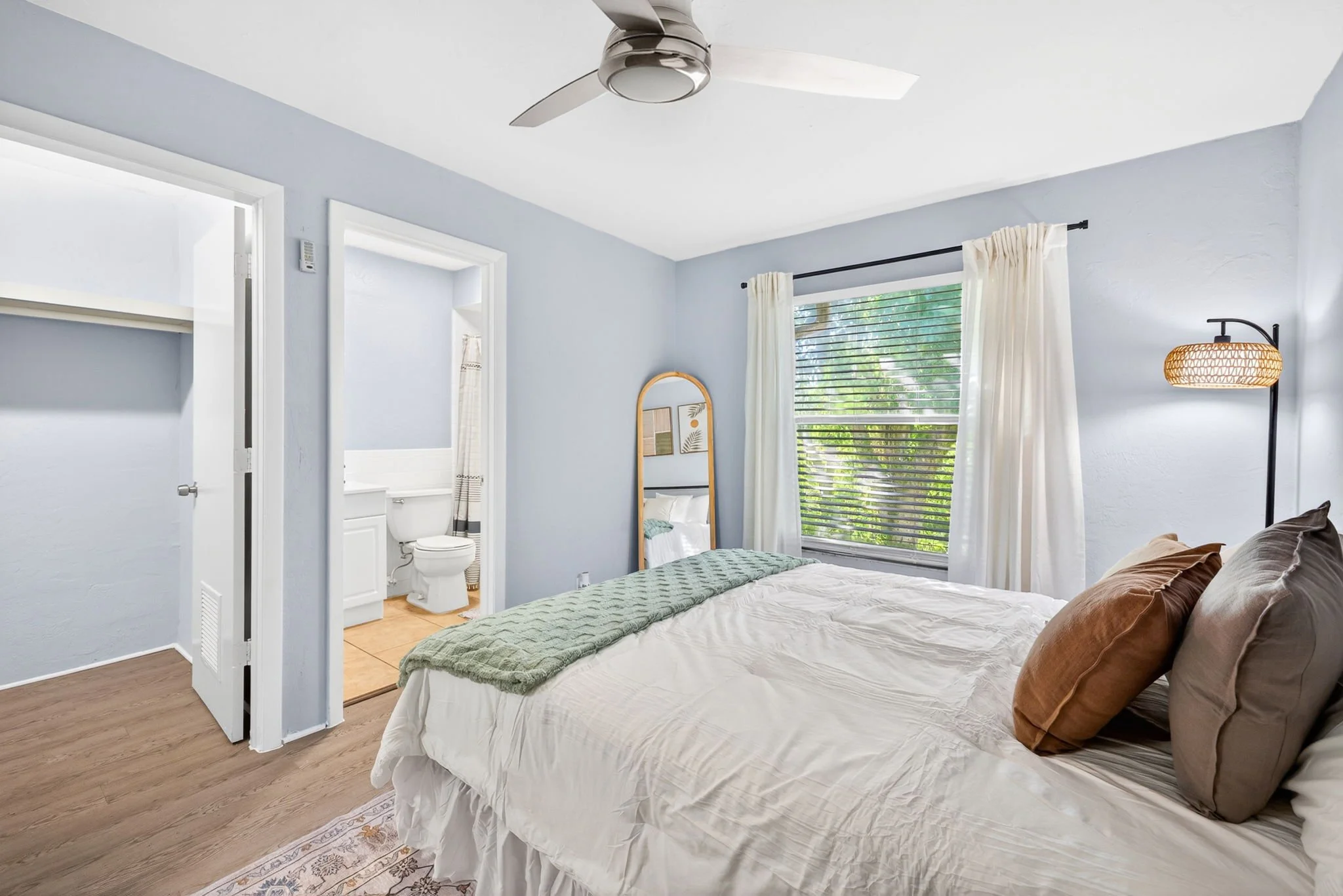 39-Primary Bedroom 1.jpg