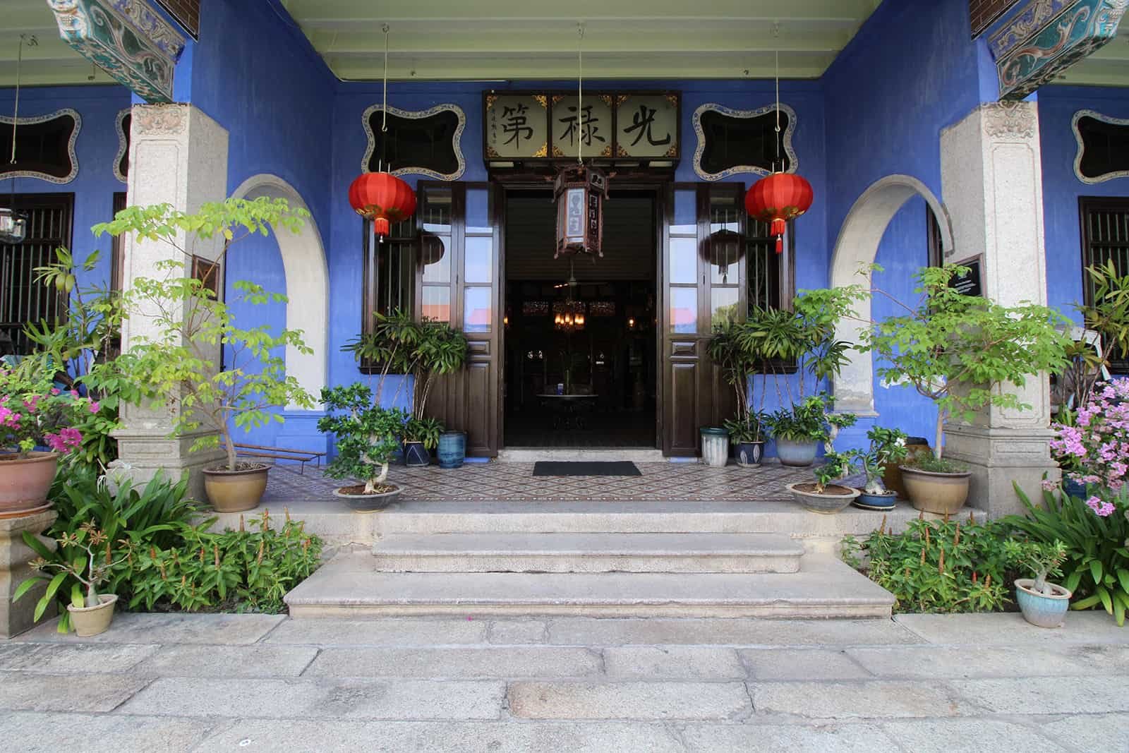Exploring the Blue Mansion in Penang: An Old House with Bright Energy