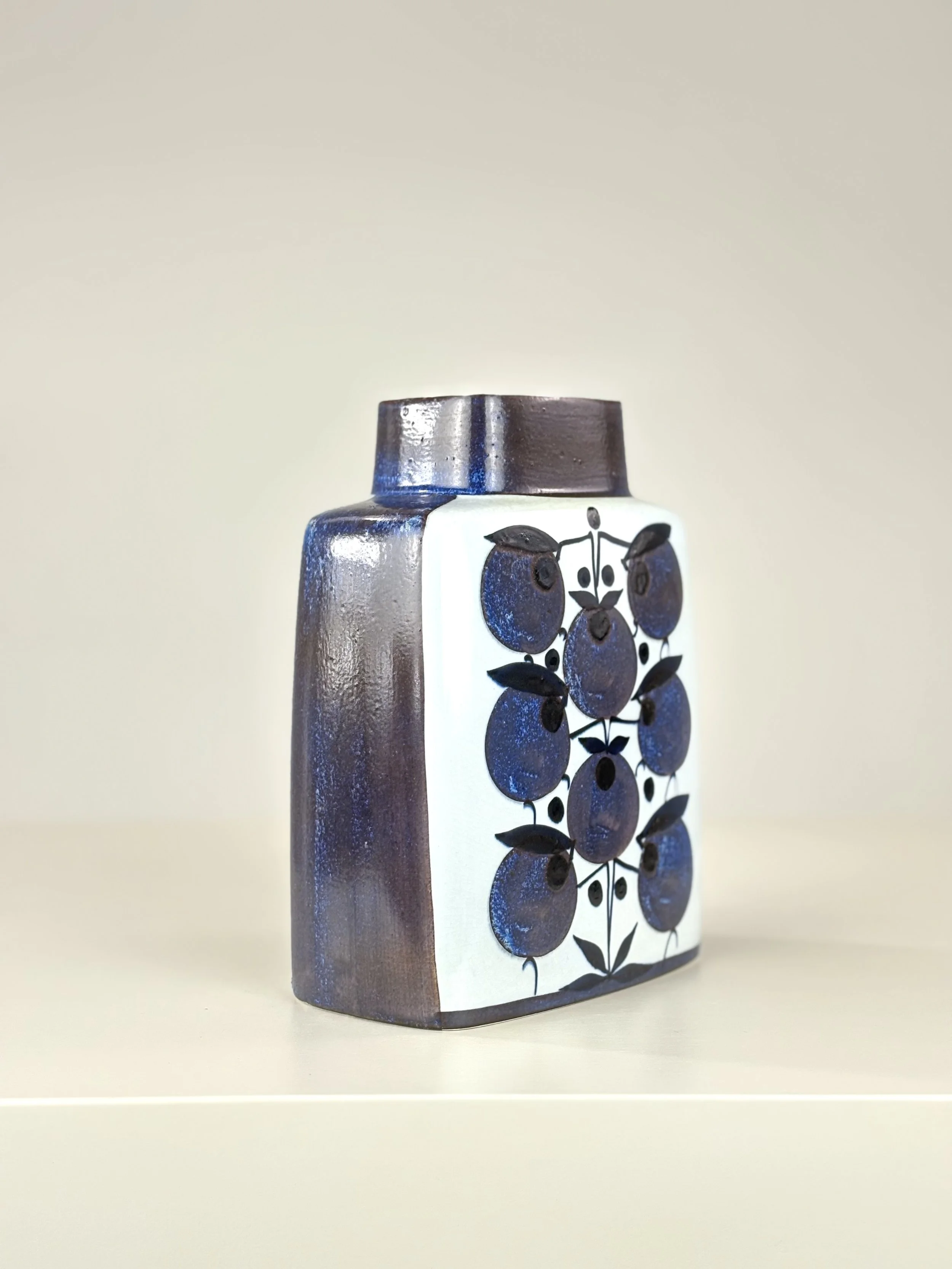 Aluminia Royal Copenhagen Tenera Vase Helland Hansen 6.jpeg