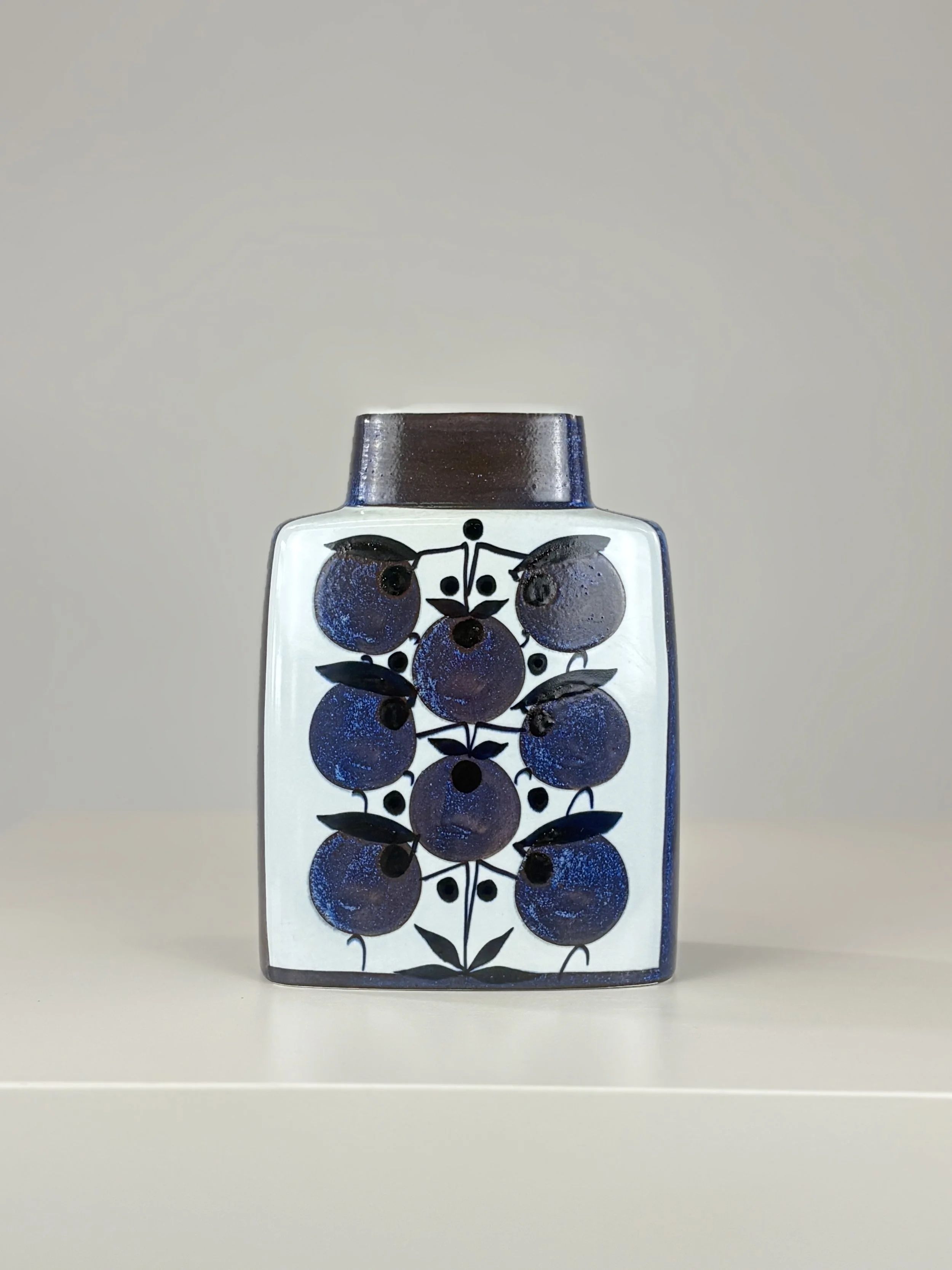 Aluminia Royal Copenhagen Tenera Vase Helland Hansen 1.jpeg