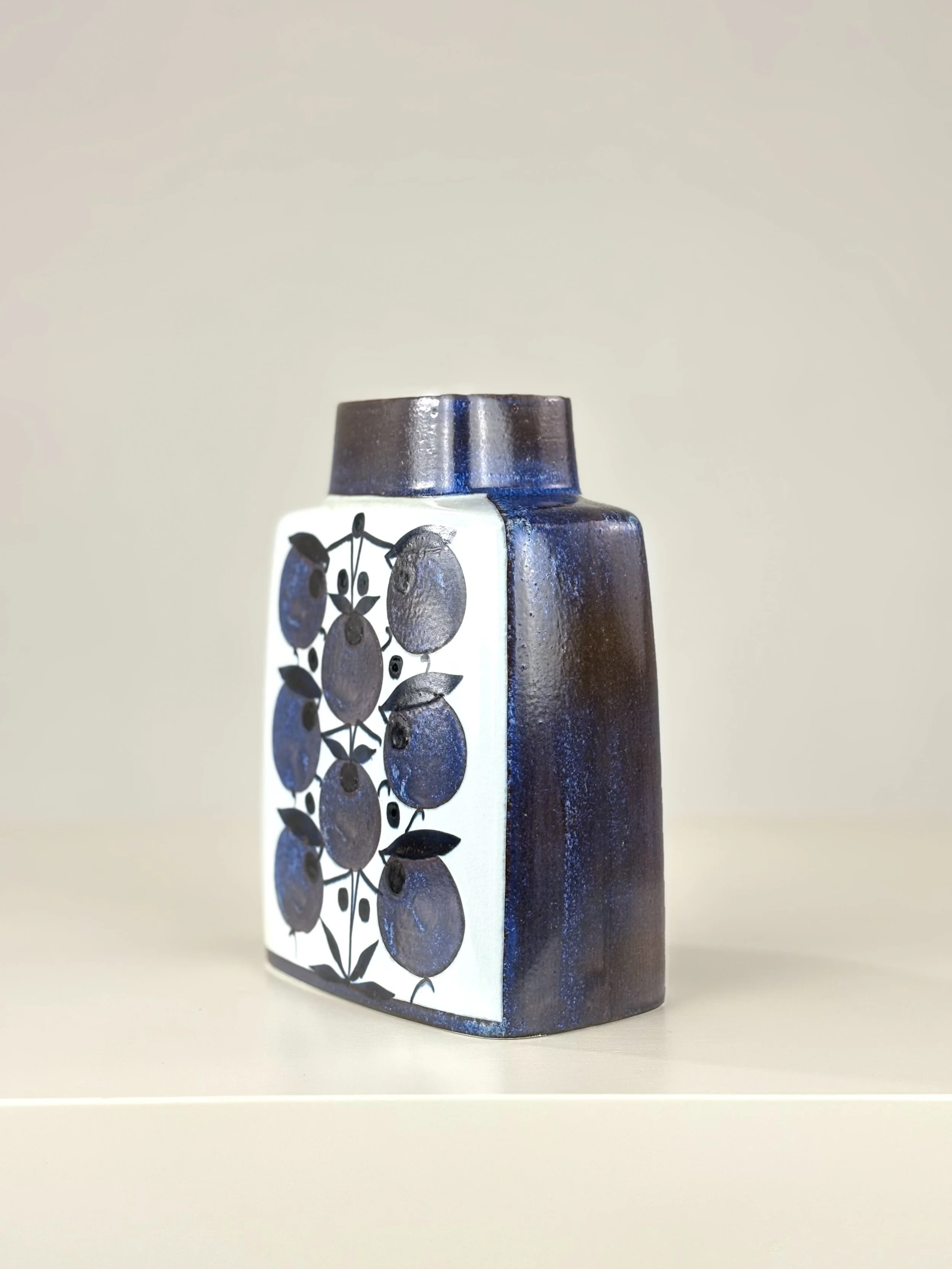 Aluminia Royal Copenhagen Tenera Vase Helland Hansen 5.jpeg