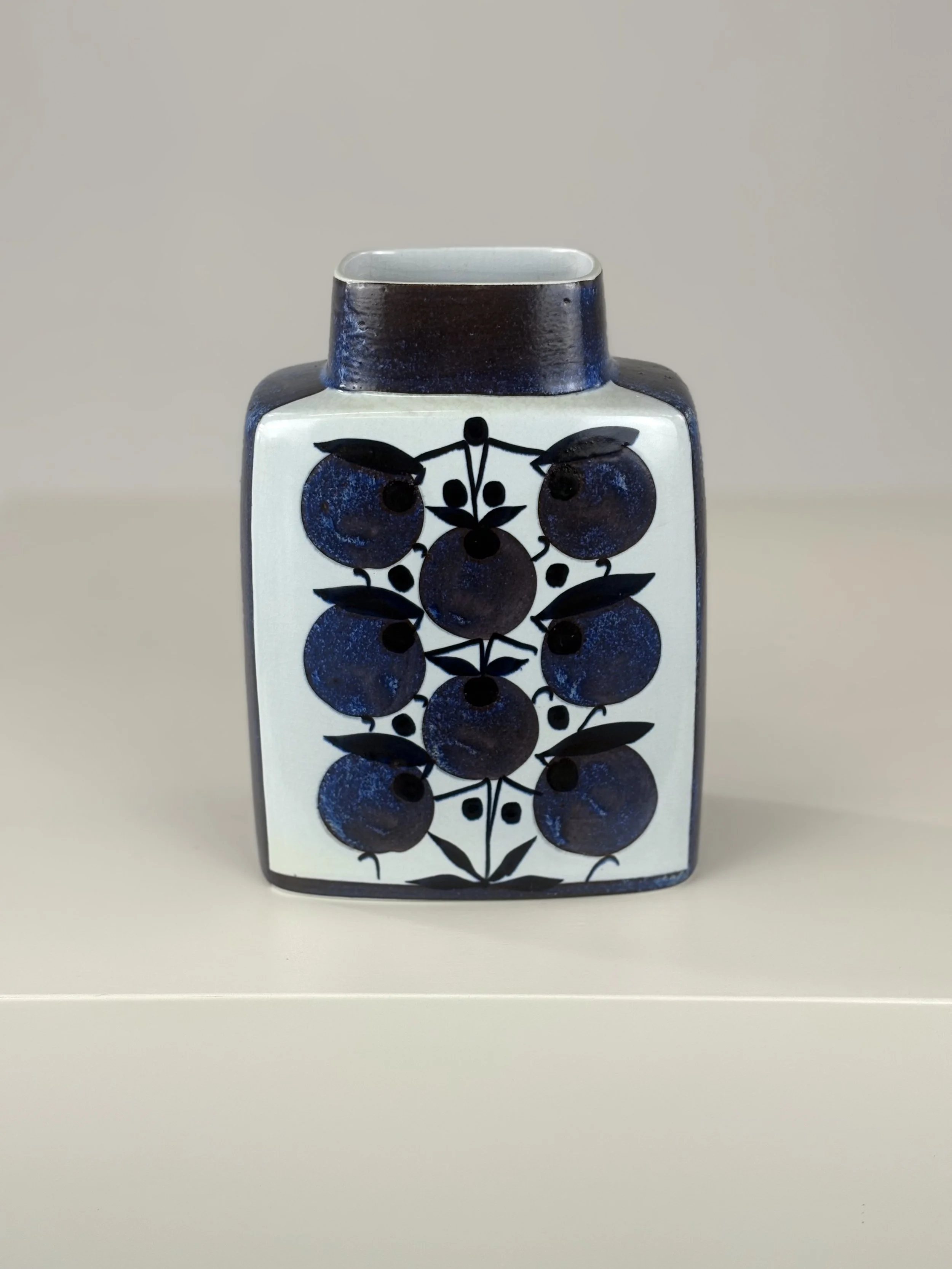 Aluminia Royal Copenhagen Tenera Vase Helland Hansen 8.jpeg
