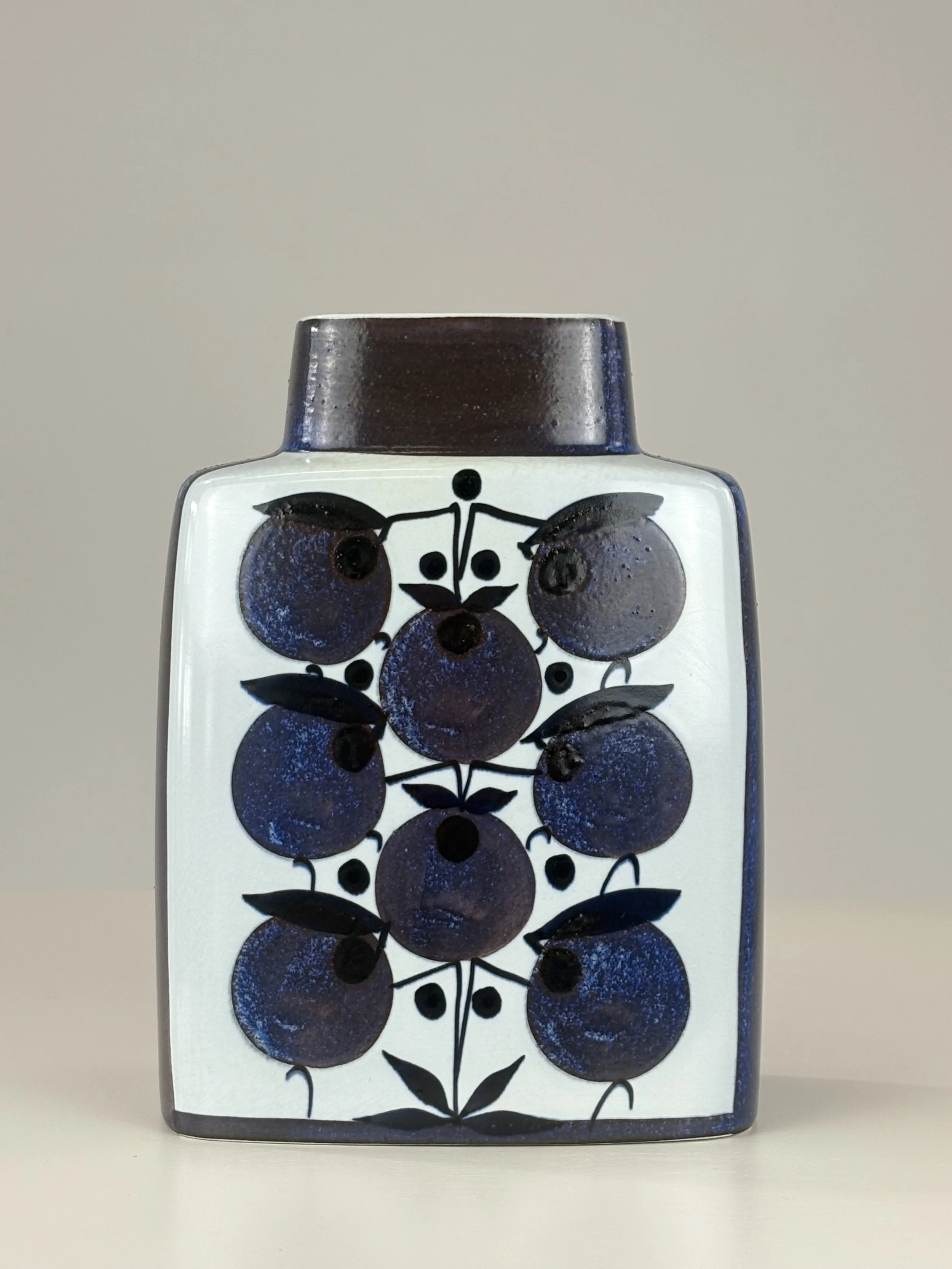 Aluminia Royal Copenhagen Tenera Vase Helland Hansen 3.jpeg