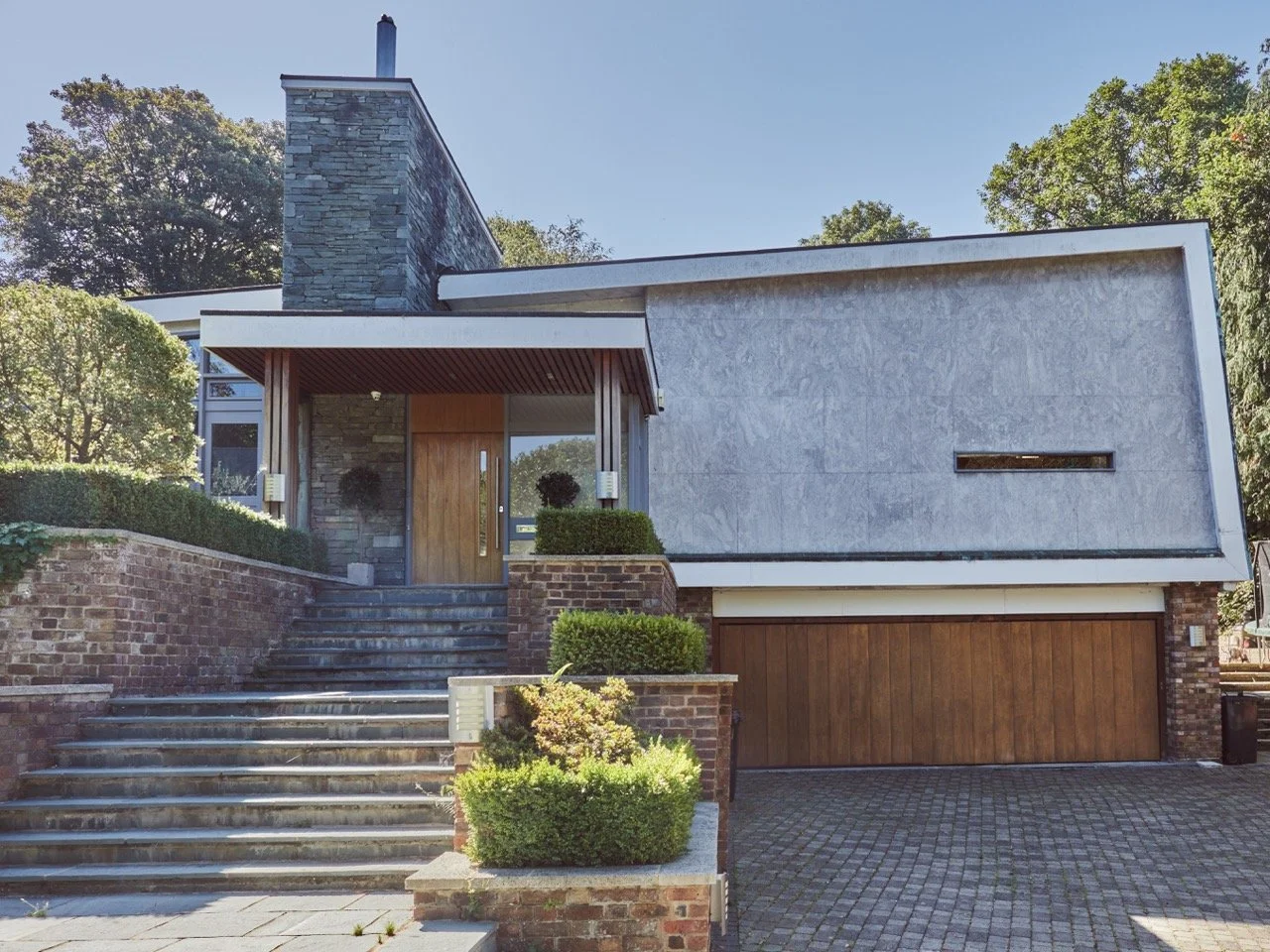 Waterside - Photoshoot, film location UK, Bromley.  Mid-century modern 1960's architecture design with outdoor pool