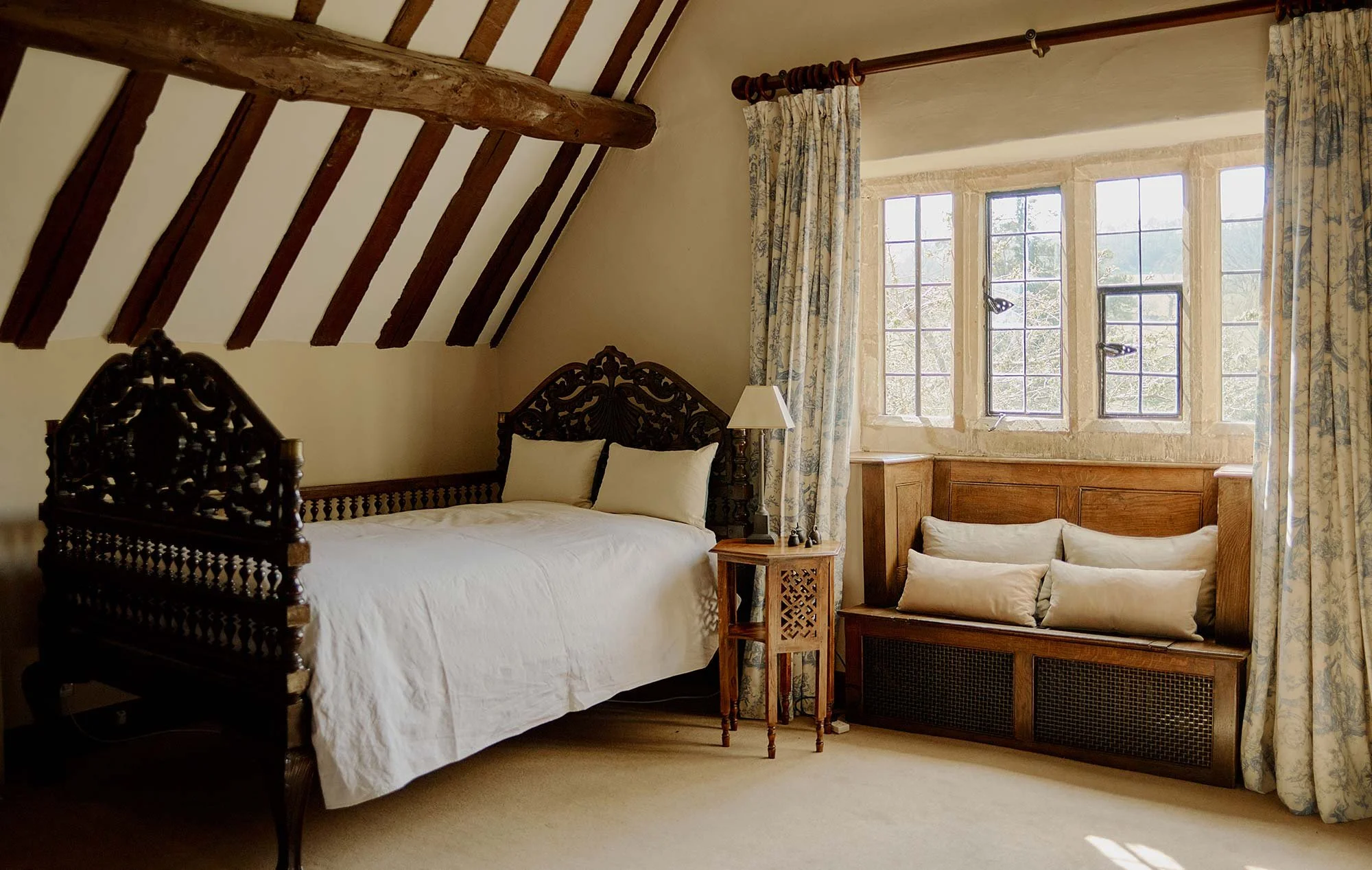 Pye_Corner_House_Luxury_Cotswolds_Bedroom_2.jpg