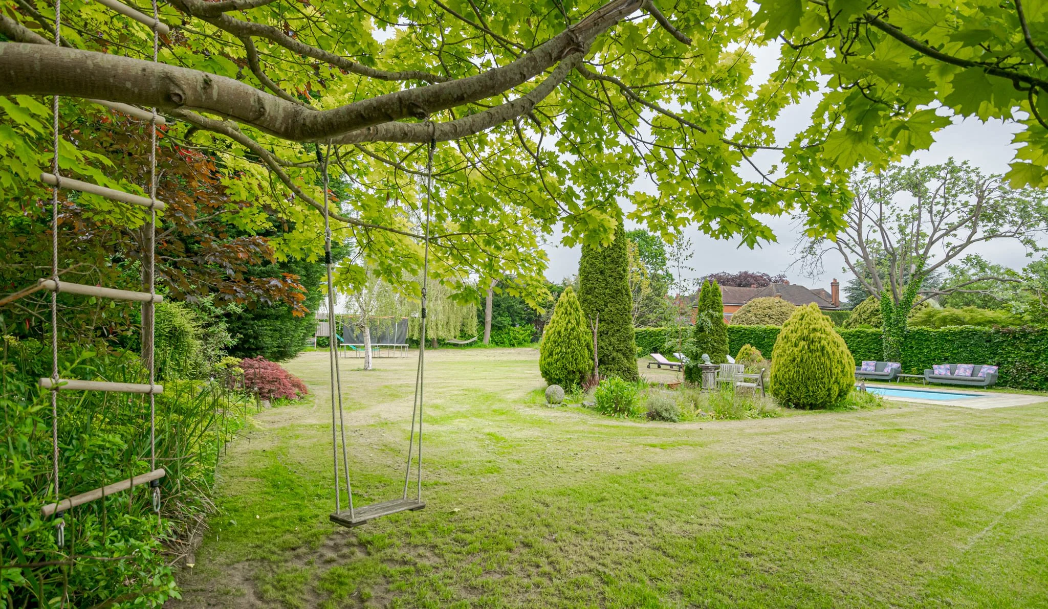 Location Creation: Lawn House: garden (1).jpg