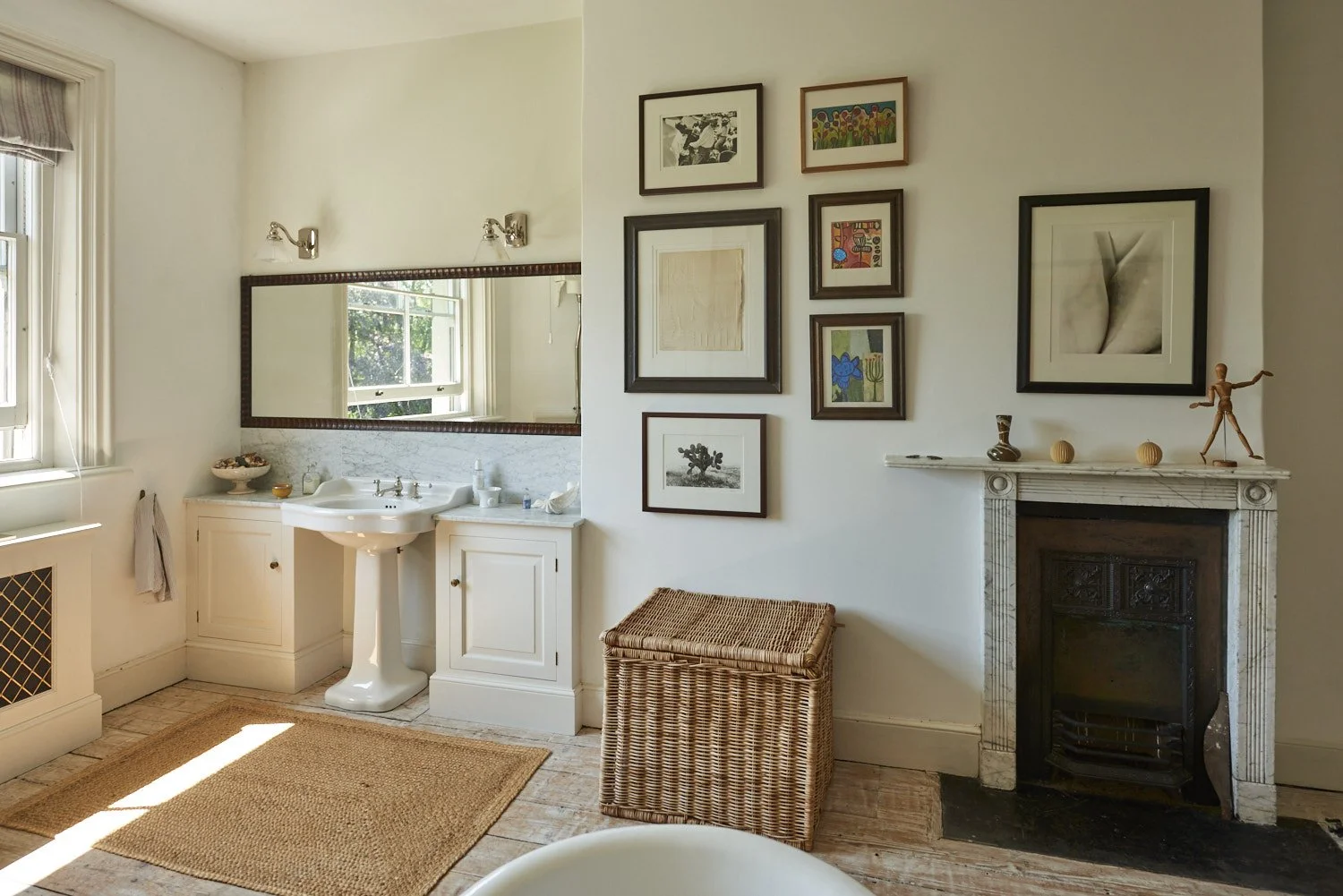 Main Bathroom copy 2.jpg