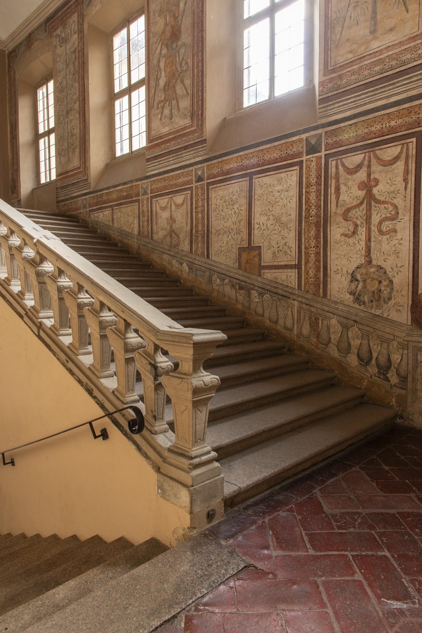 5. staircase (7).jpg