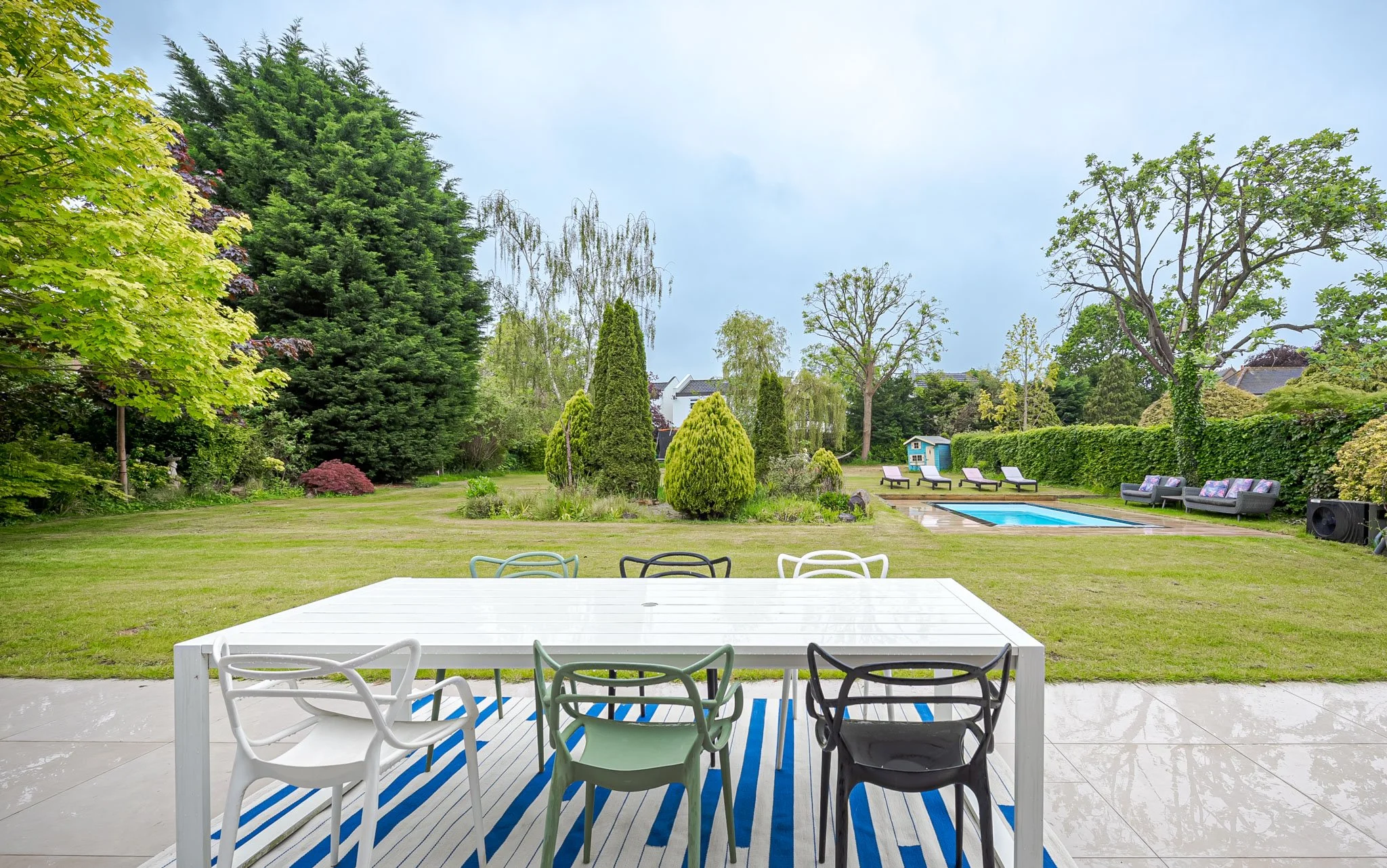Location Creation: Lawn House: Garden seating.jpg