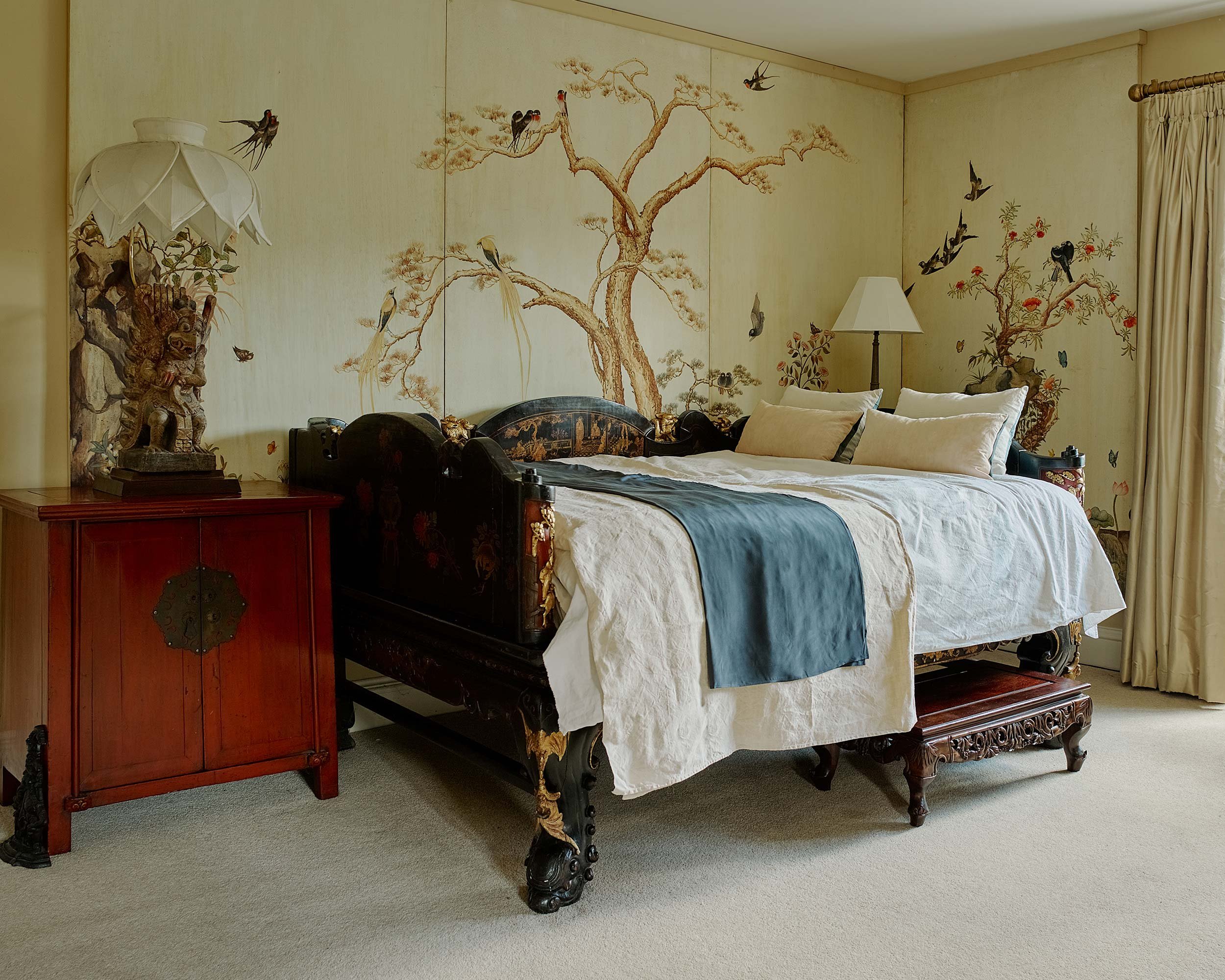 Pye_Corner_Luxury_House_Cotswolds_bedroom_9.jpg