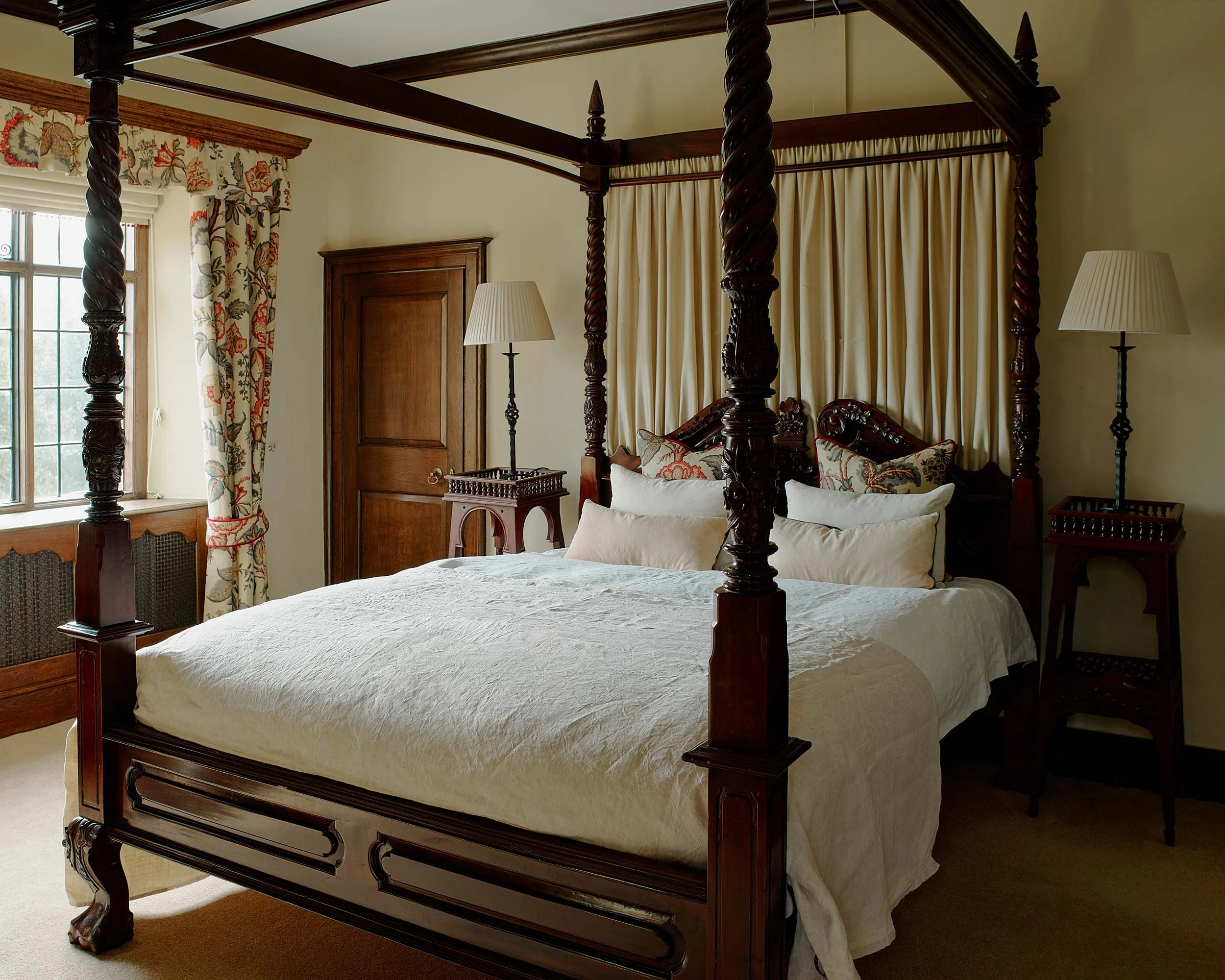 Pye_Corner_Luxury_House_Cotswolds_bedroom_5.jpg
