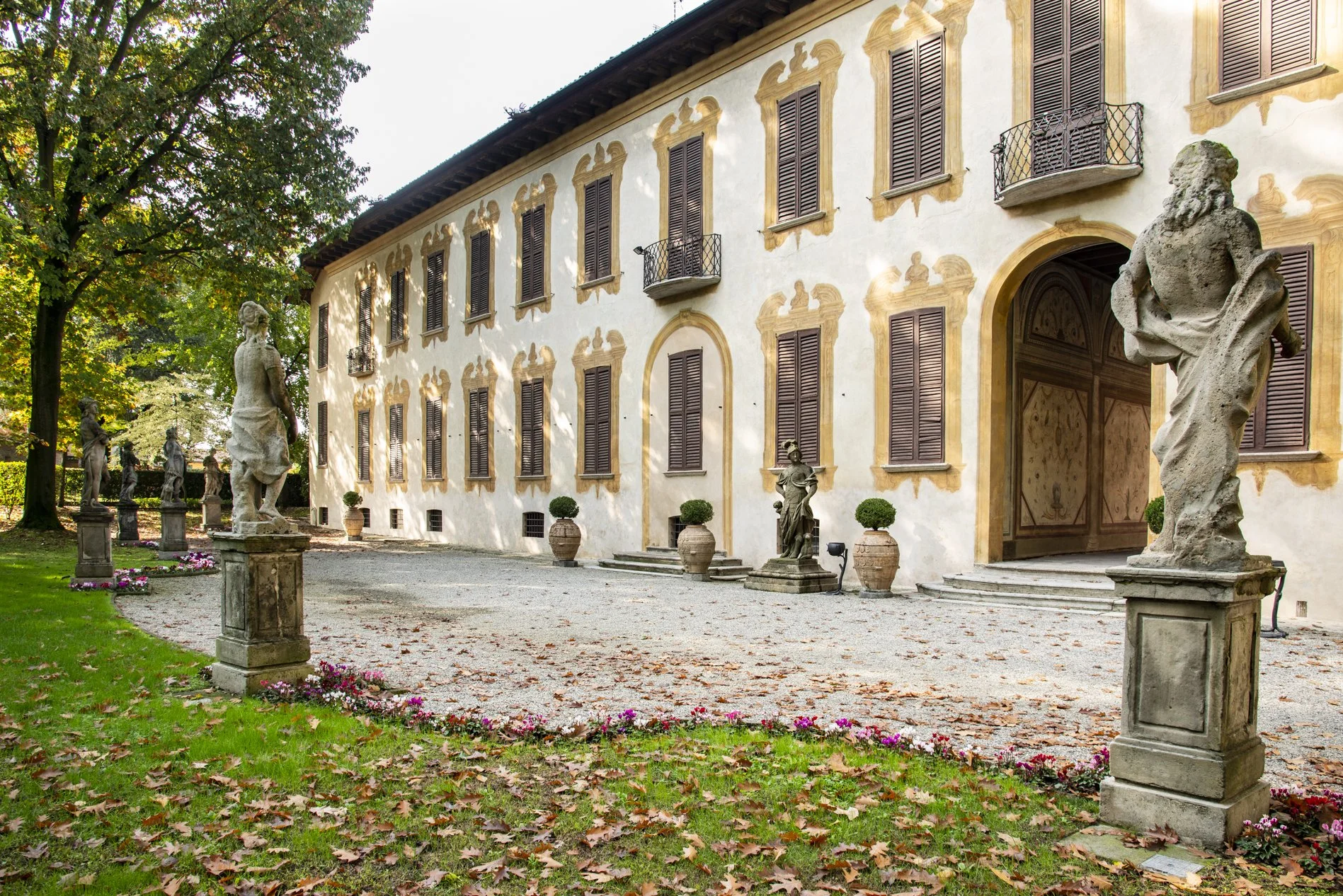 1. exteriors (6).jpg