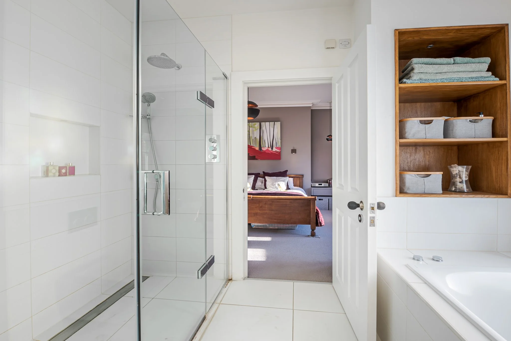 Location Creation: Ritherdon Road: ensuite.jpg