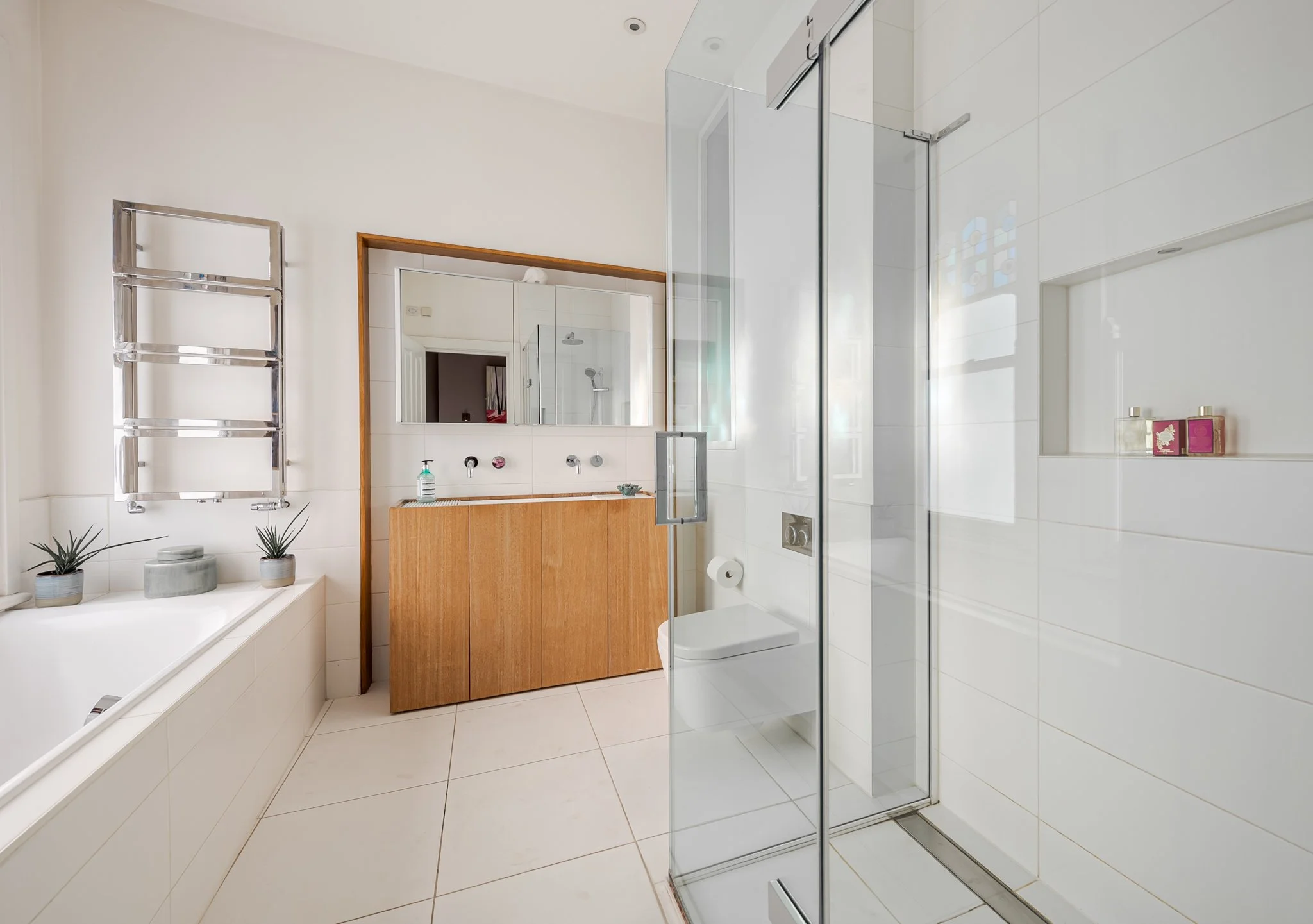 Location Creation: Ritherdon Road: bathroom.jpg