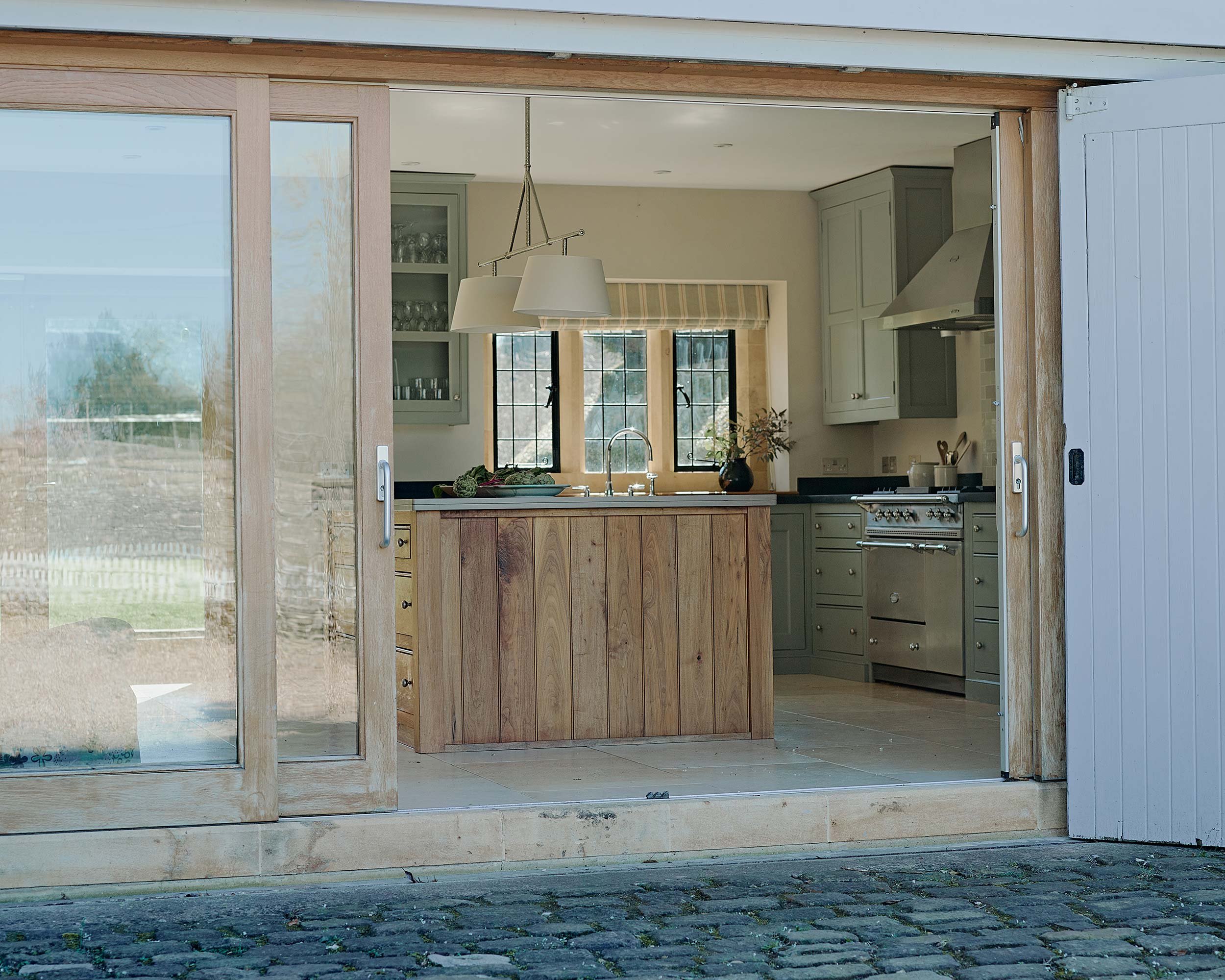 Pye_Corner_Luxury_Cotswolds_House_Kitchen_1.jpg