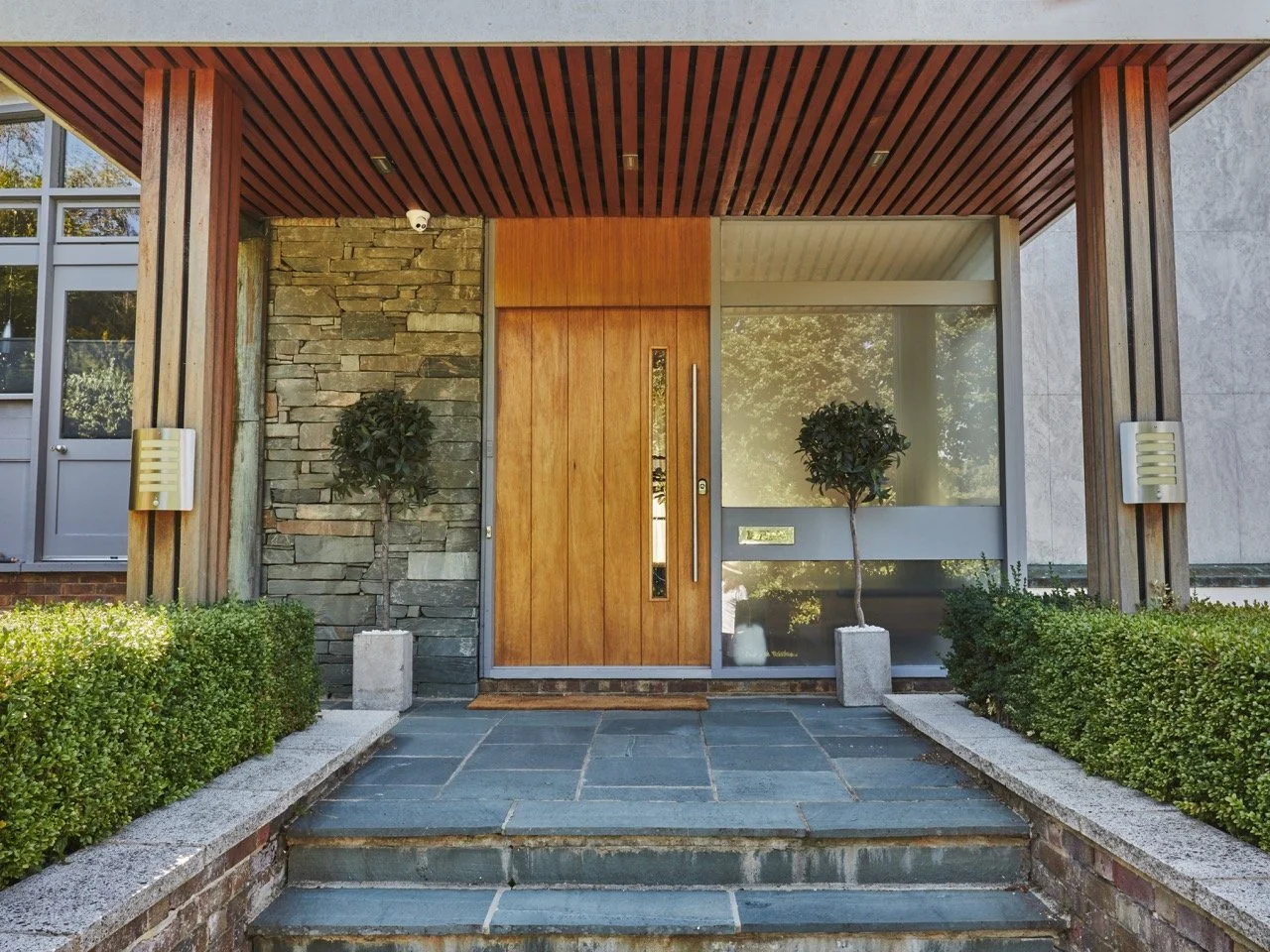 JJ-LOCATIONS-RIVERSIDE-0619 Large.jpeg