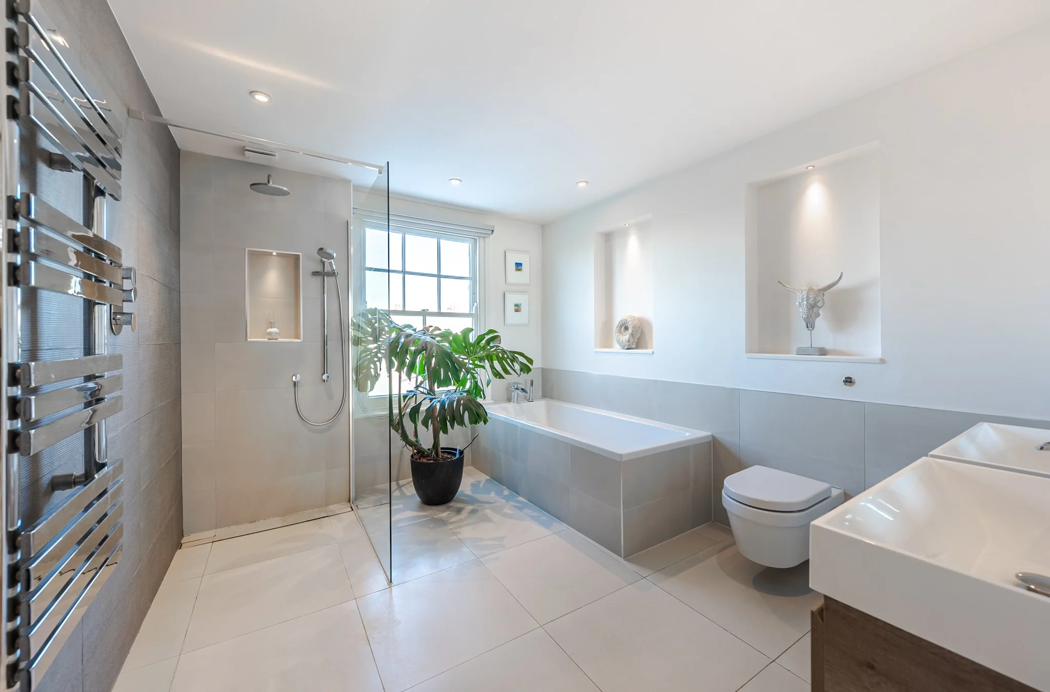 Location Creation: Ritherdon Road: bathroom (2).jpg