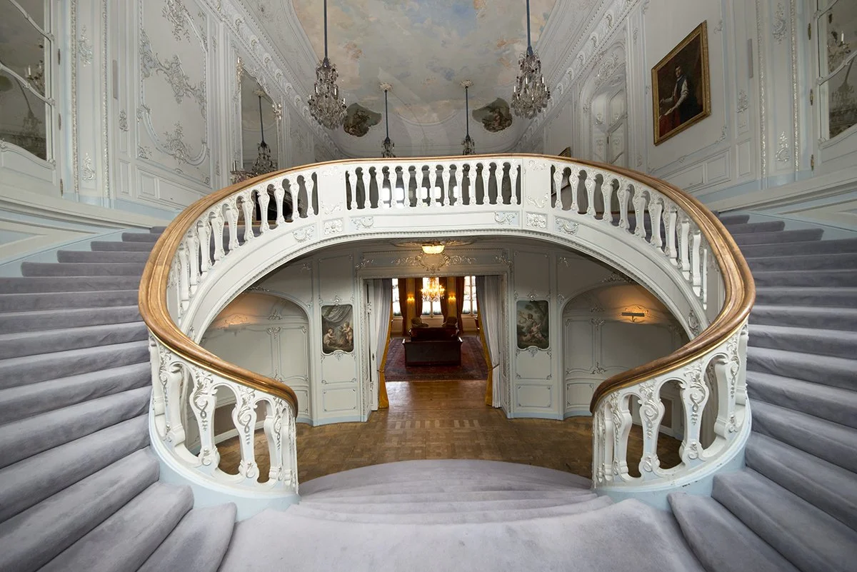 Le Grand - Mayfair - Photoshoot, film location and event venue. Mayfair Gentleman’s club with French Parisian interiors, ballroom, and drawing room. Featuring the most beautiful staircases in all of London. W1