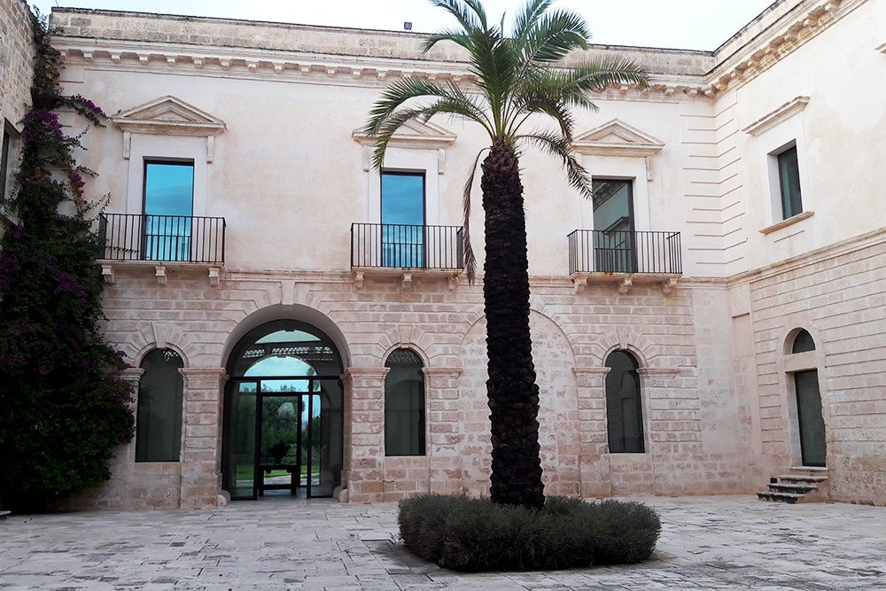 1. the building (28).jpg