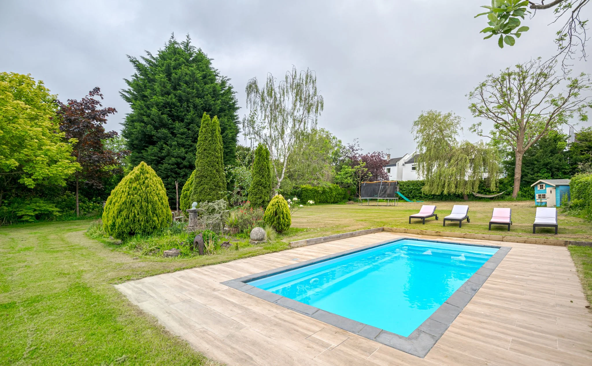 Location Creation: Lawn House: swimming pool.jpg