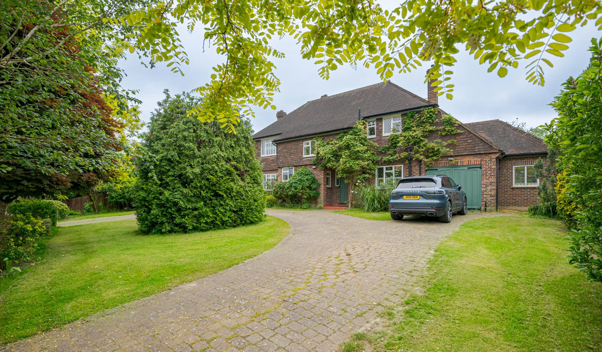 Location Creation: Lawn House: Front drive.jpg